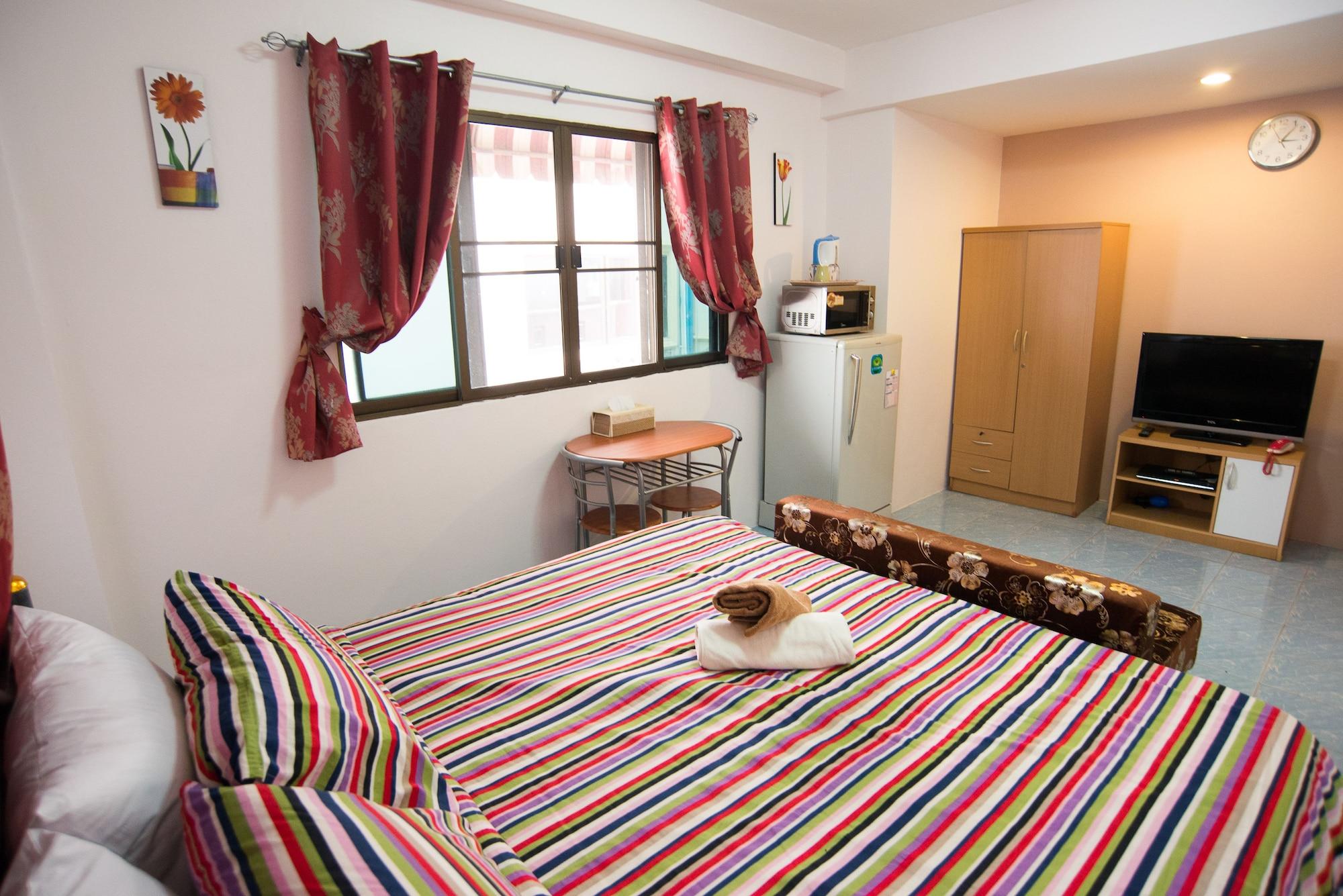 Pattaya Holiday Lodge *