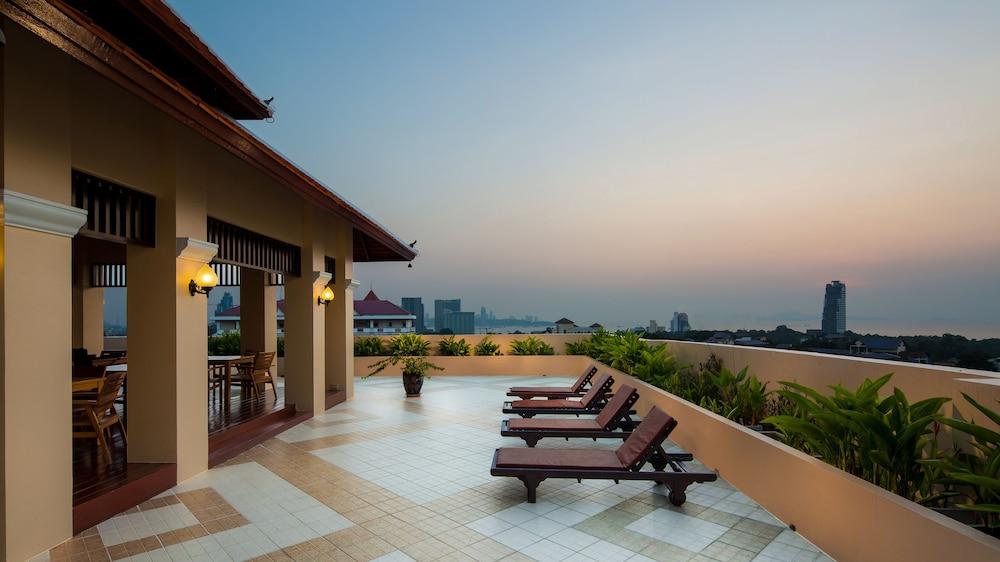 Hotel Aiyara Palace