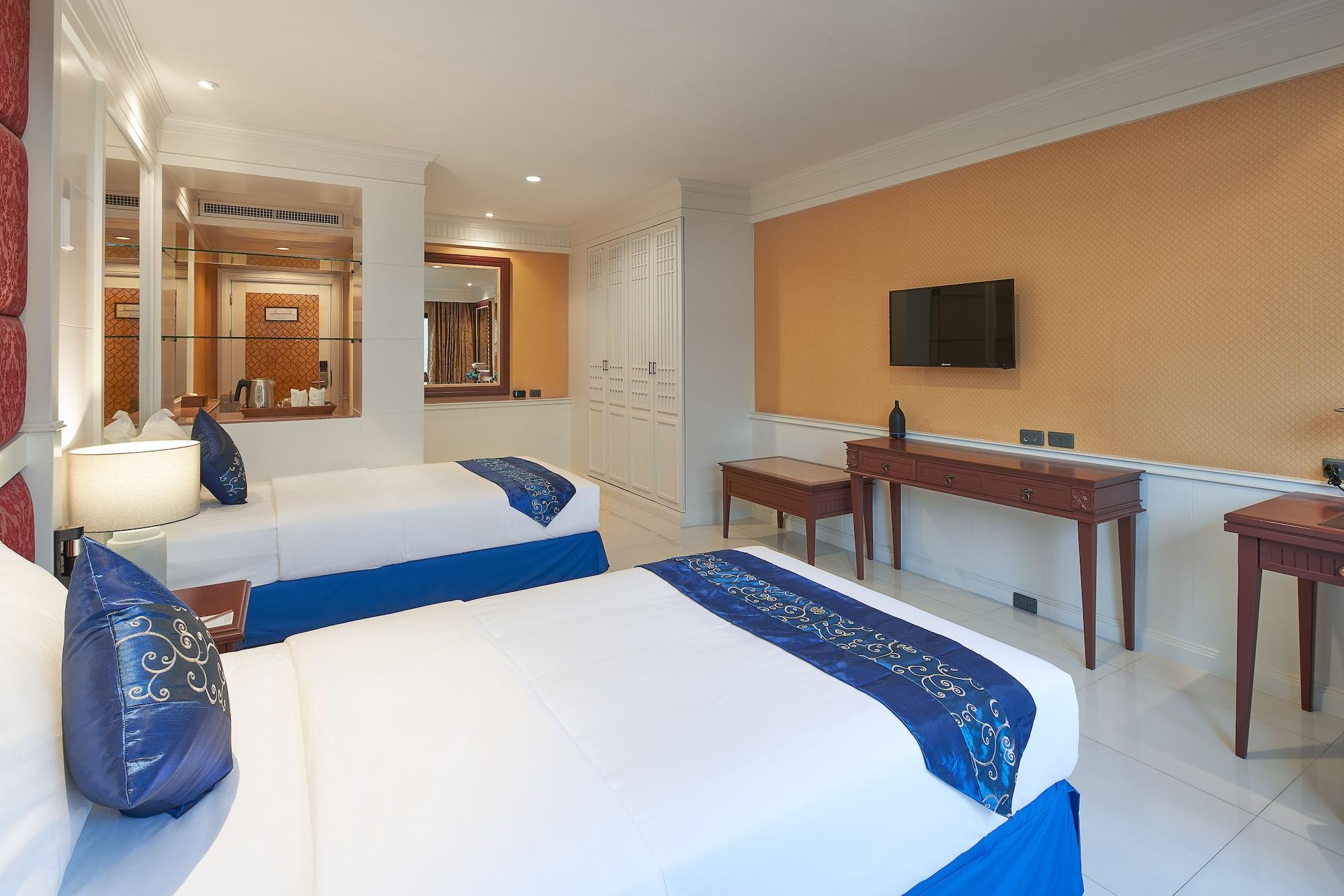 Resort Floral - Dolphin Circle