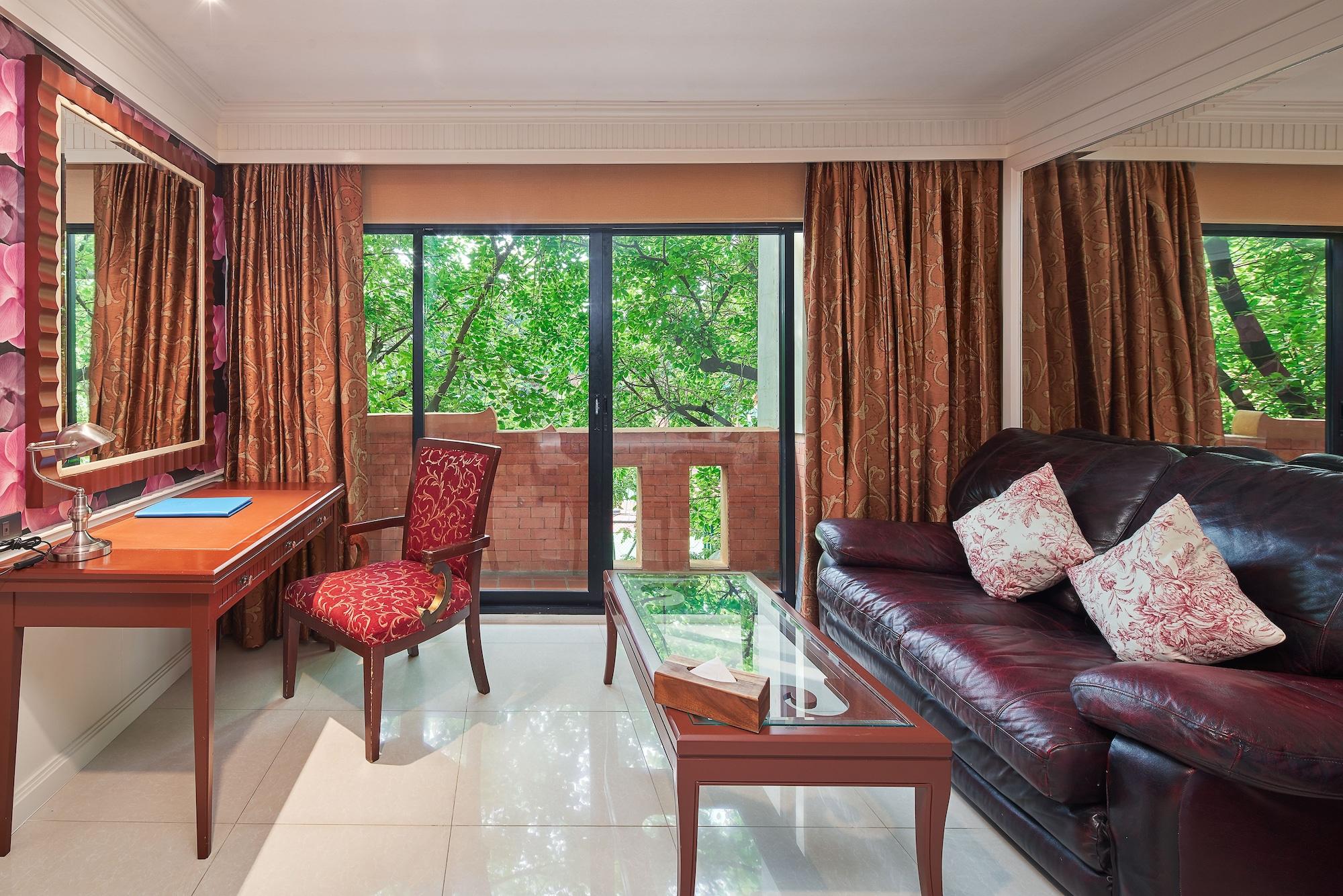 Resort Floral - Dolphin Circle Pattaya