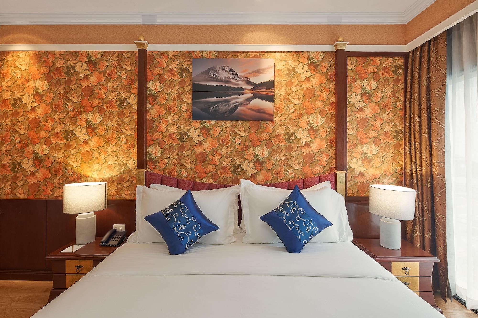 Floral - Dolphin Circle Resort