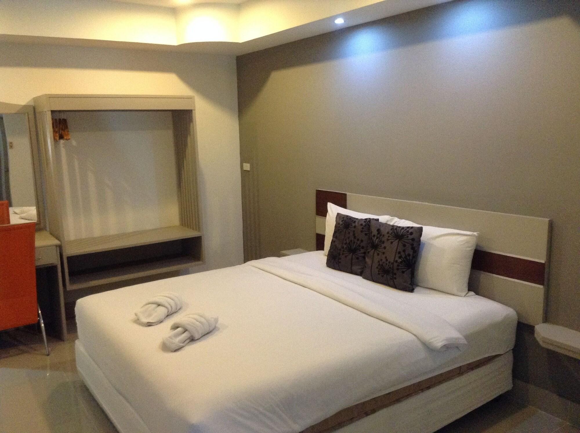 V Style Pattaya North Beach Hostel