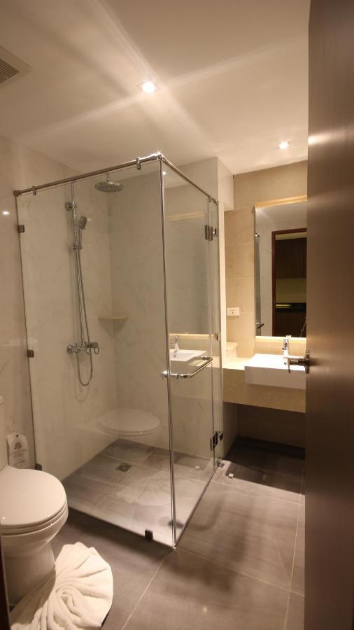 Season Five Hotel