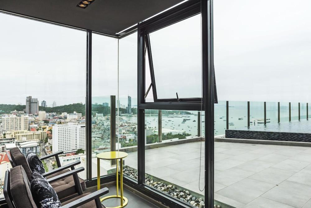 The Base -luxury -free Wifi Apartment Pattaya