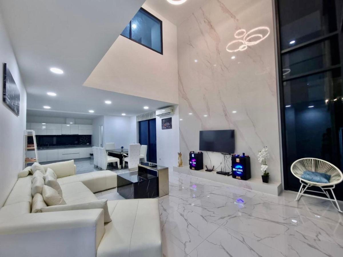 Rain Story Pool Villas Pattaya