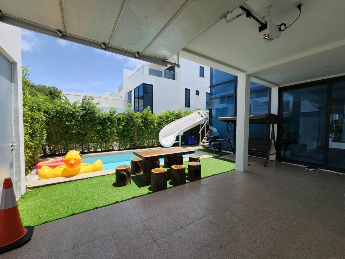 Rain Story Pool Villas * Pattaya