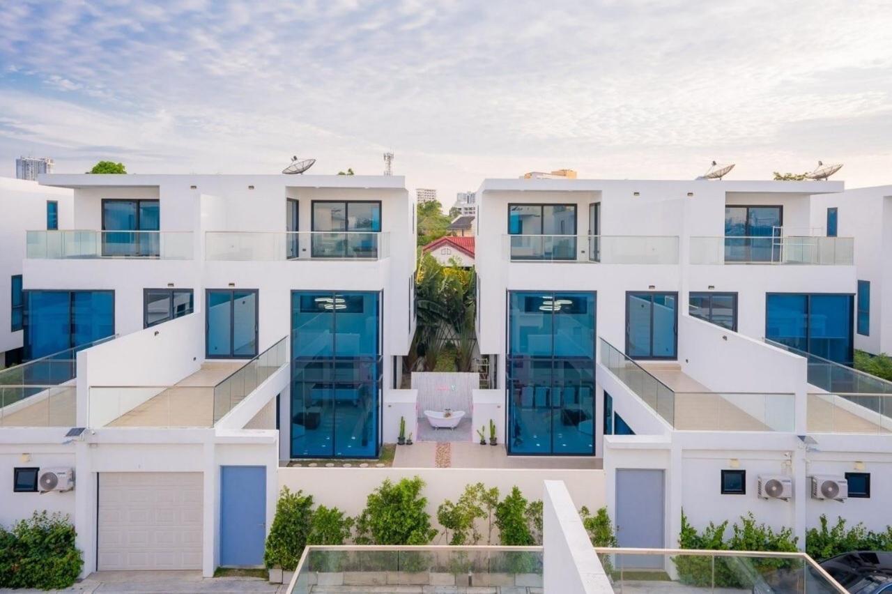 Villa Rain Story Pool Villas