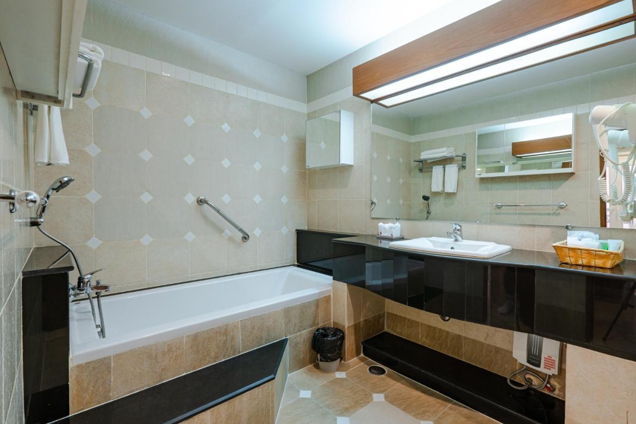 Whitehouse Condotel Aparthotel