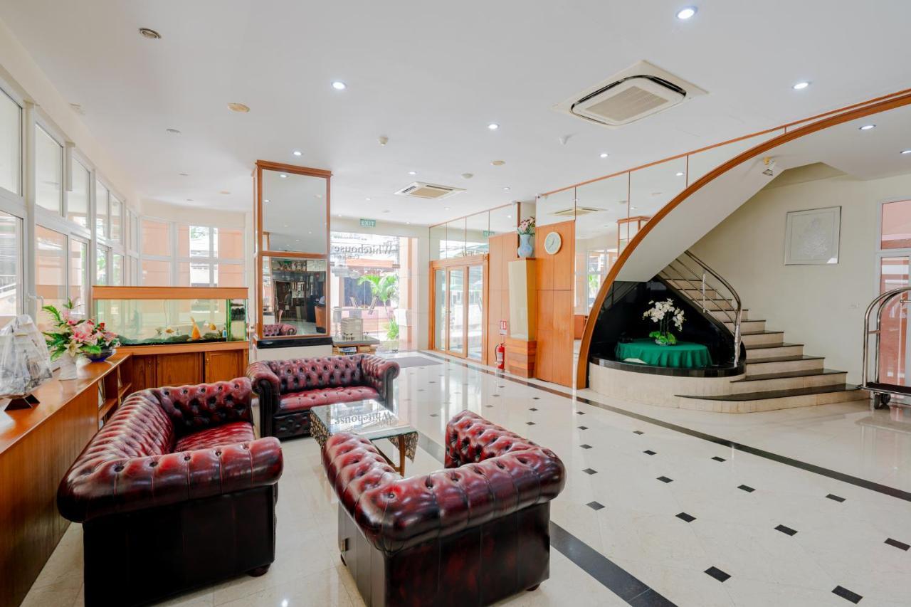 Whitehouse Condotel Aparthotel Pattaya