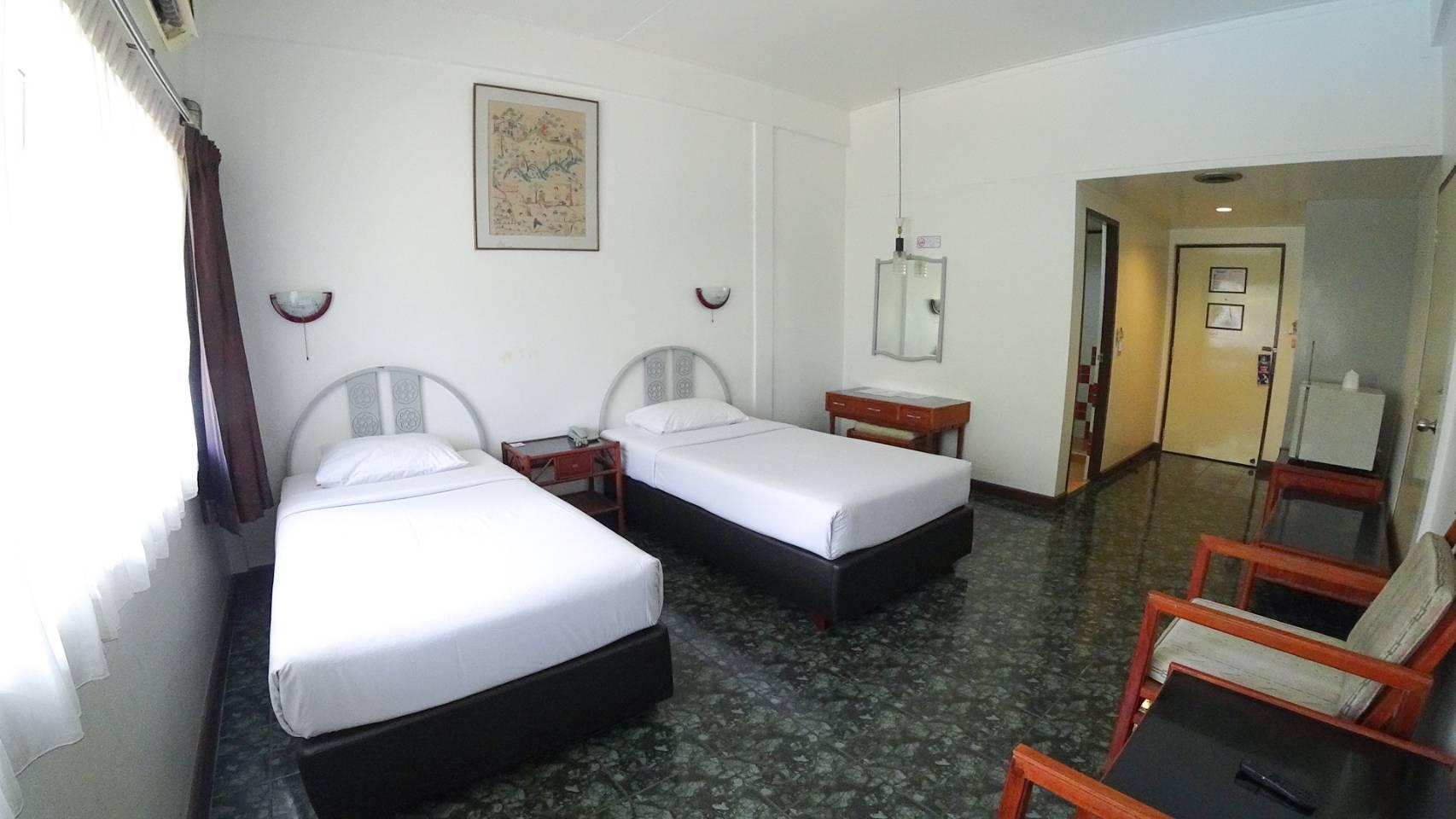 Hotel Basaya & 3*