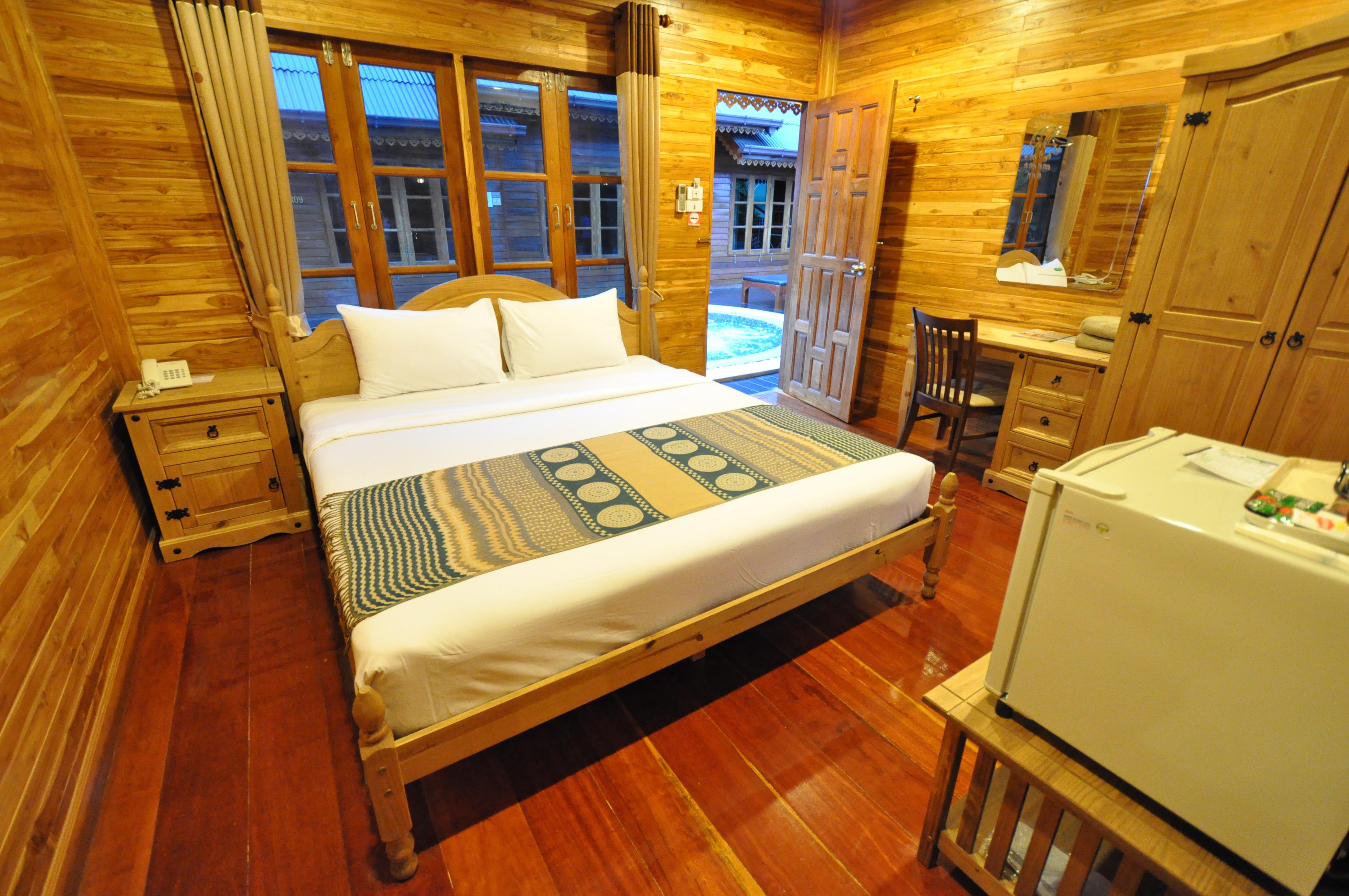 Hotel Basaya & 3*