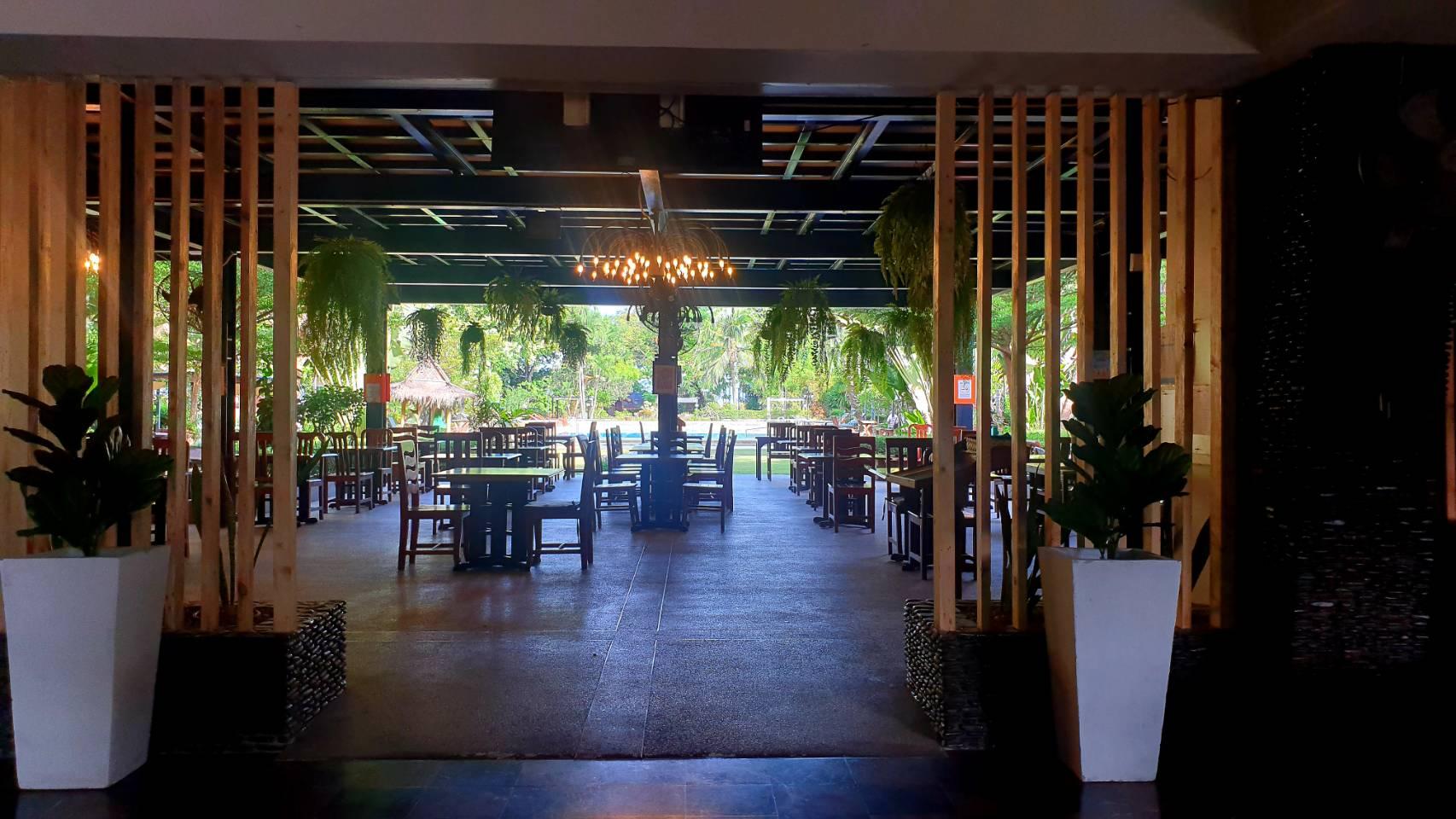 Basaya & Hotel 3*