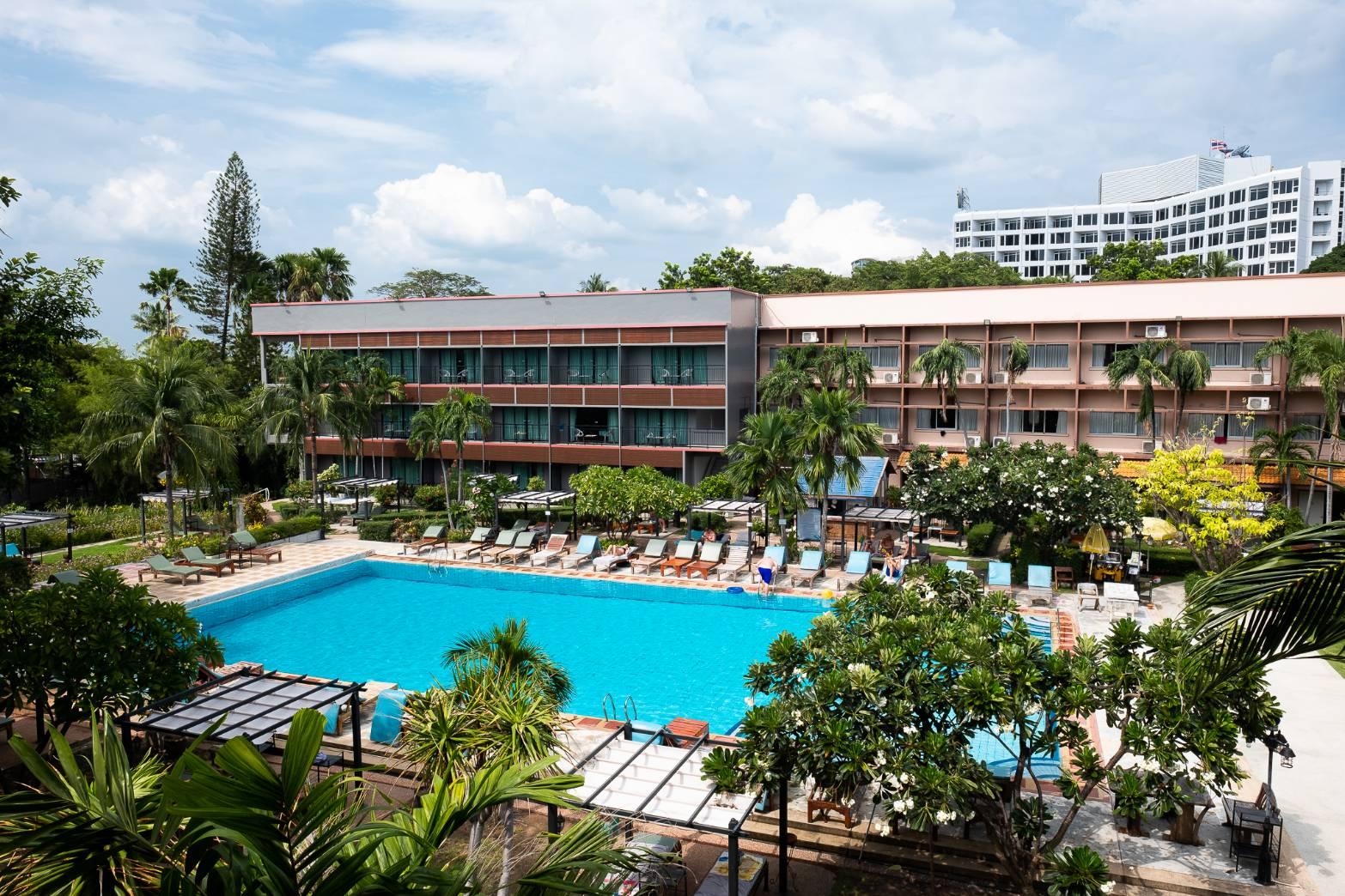 Hotel Basaya &