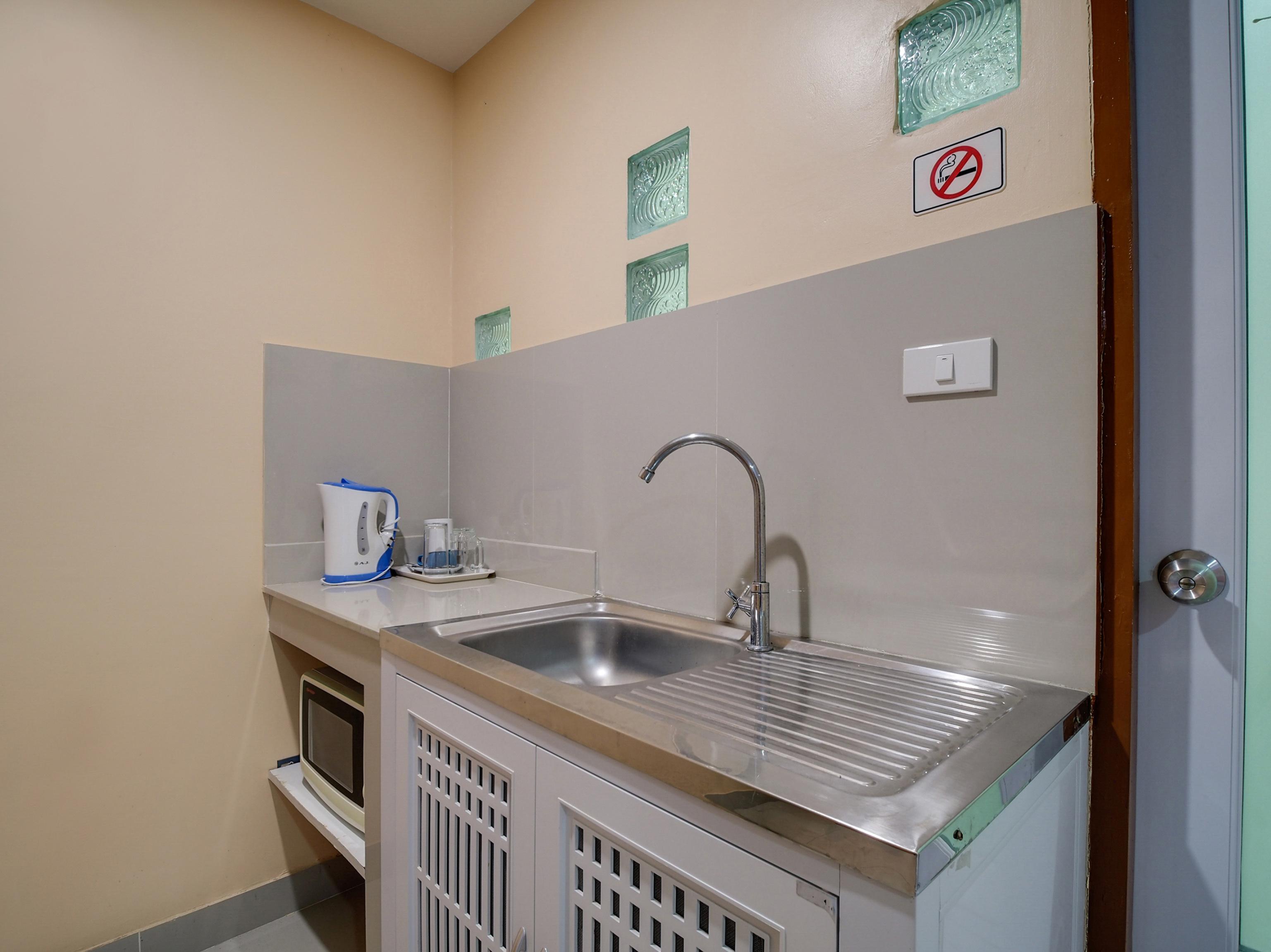 Hotel Patumnak Beach Guesthouse 2*