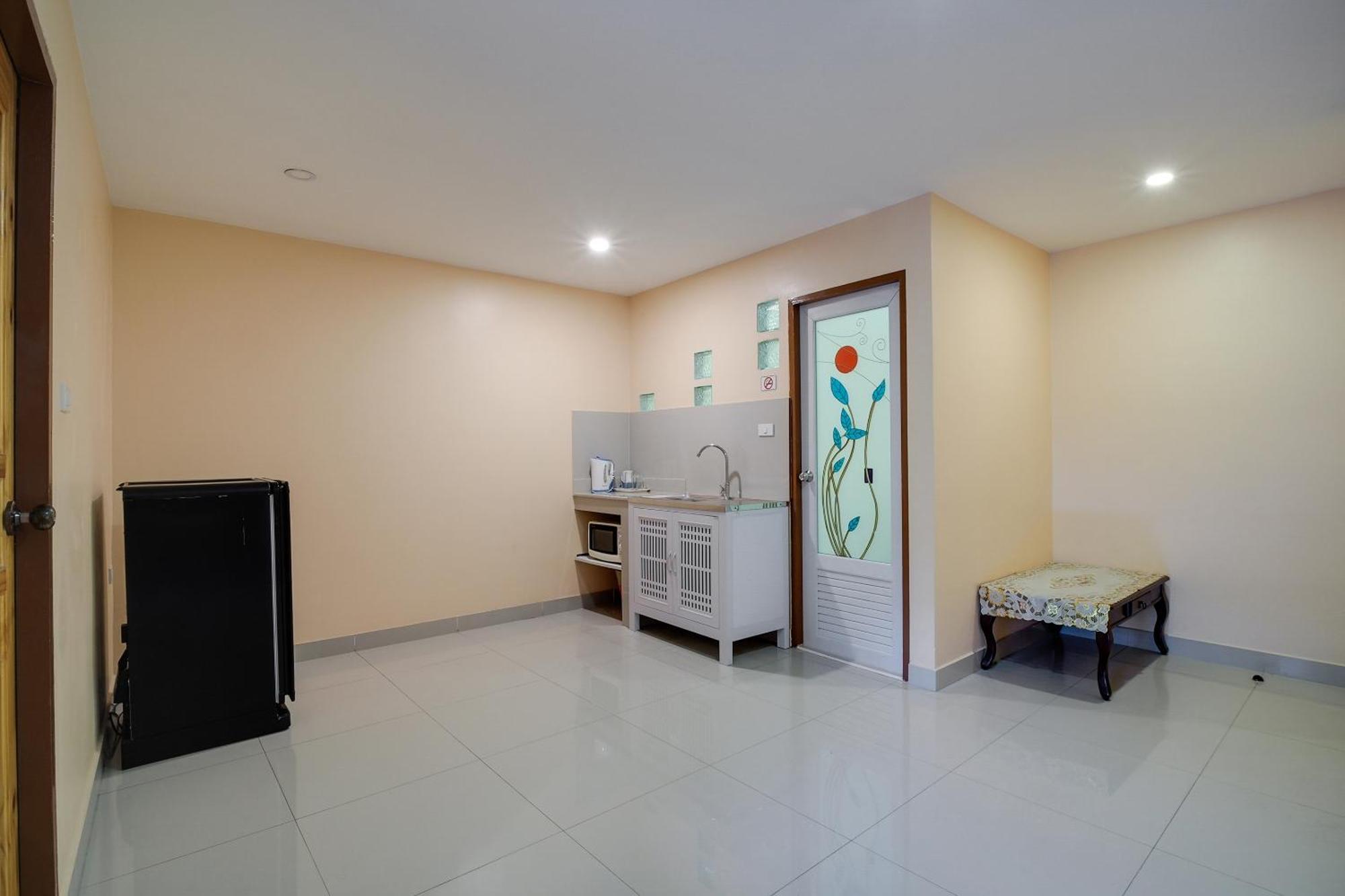 Patumnak Beach Guesthouse Pattaya