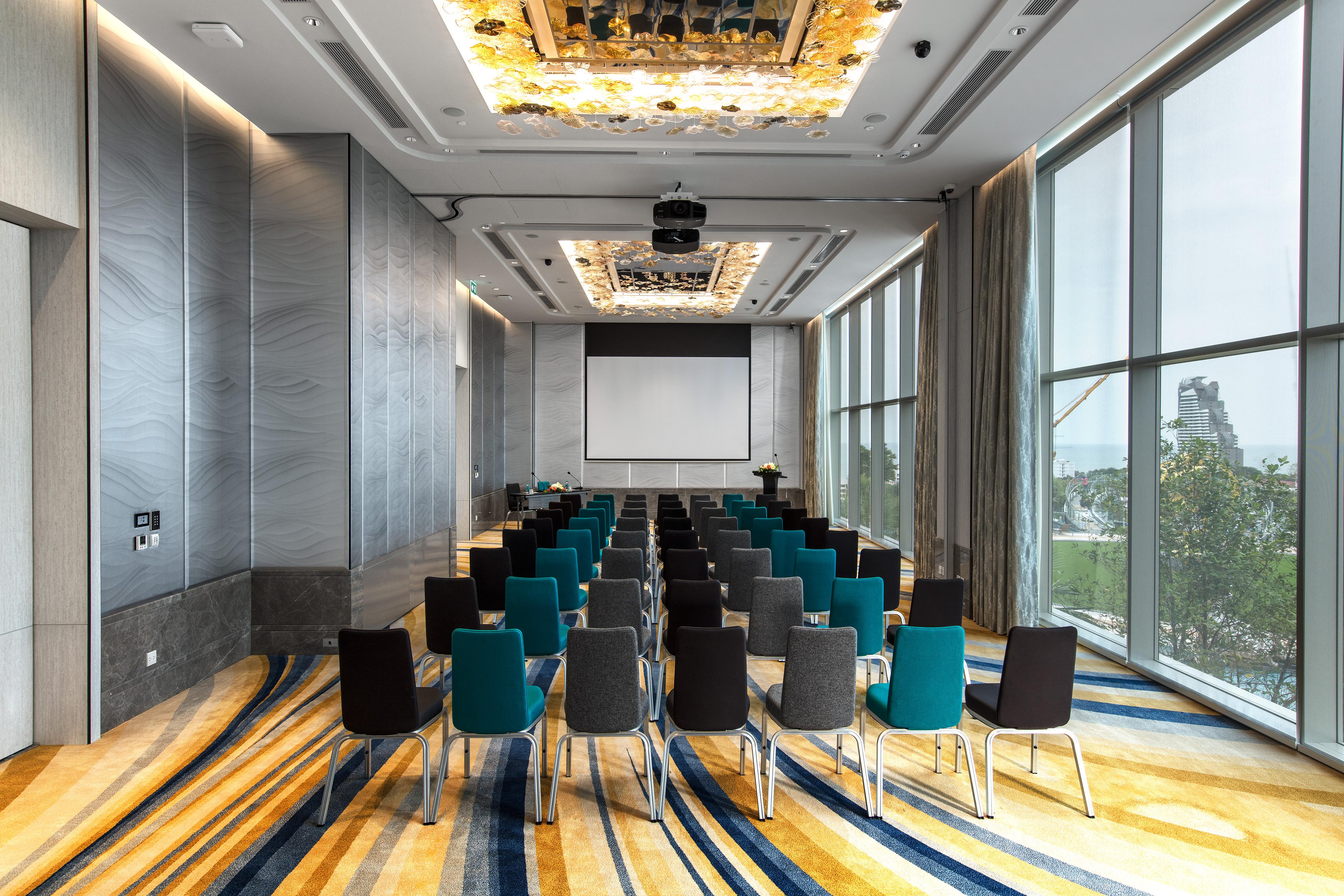Grande Centre Point 5*