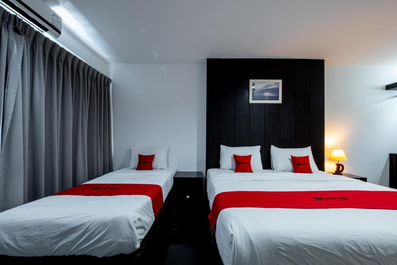 Hotel Reddoorz I-talay 3*