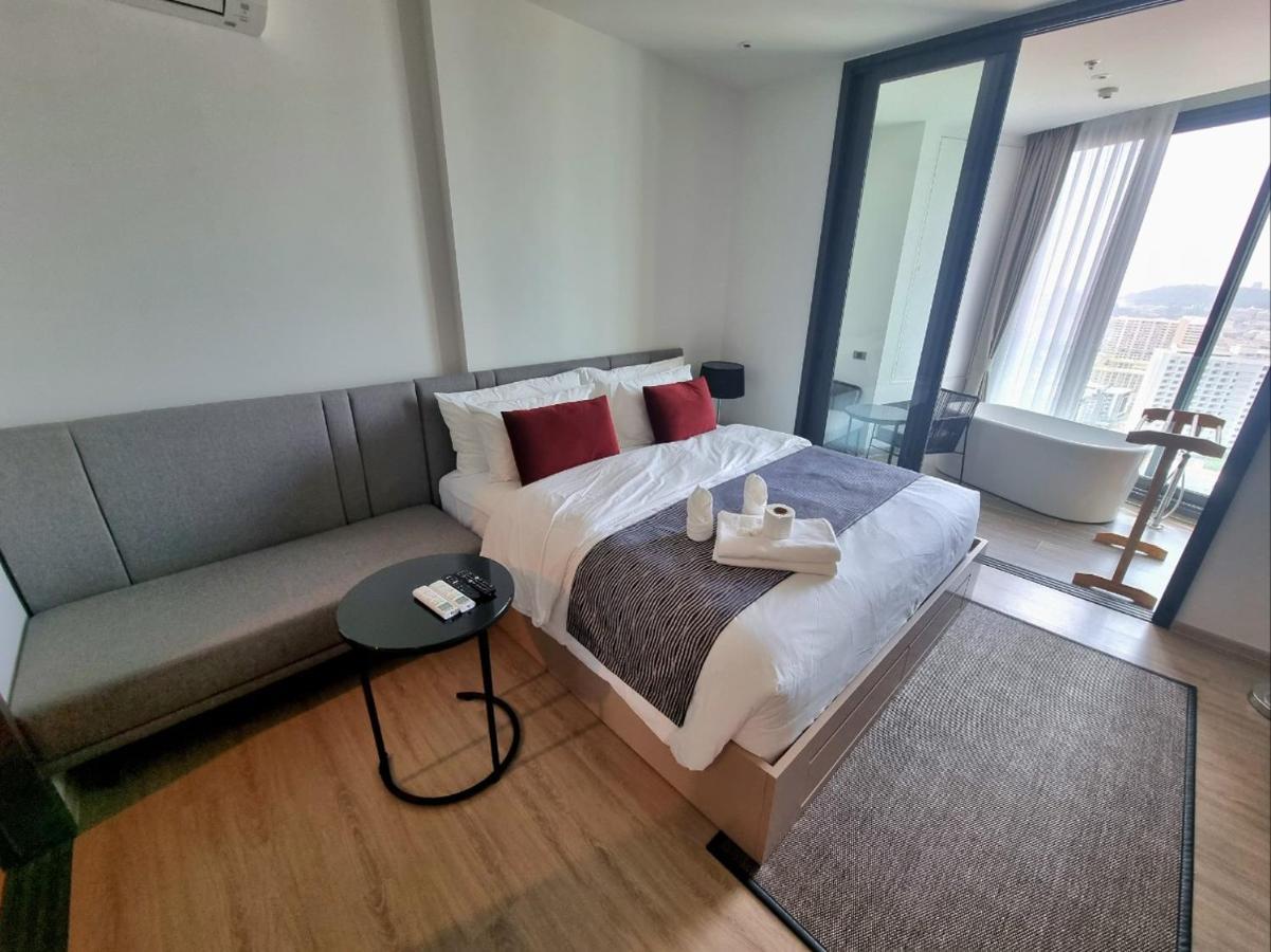 Edge Near Walking Street Pattaya