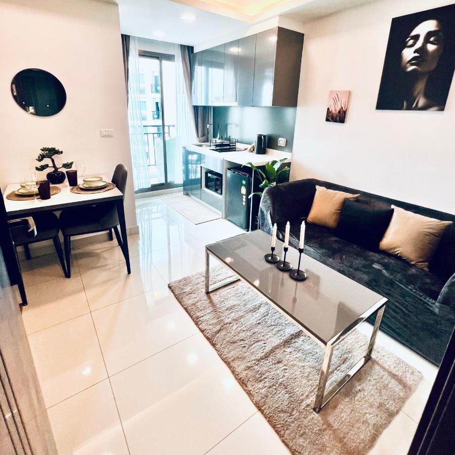 New 1-br Pool View New Arcadia Pattaya