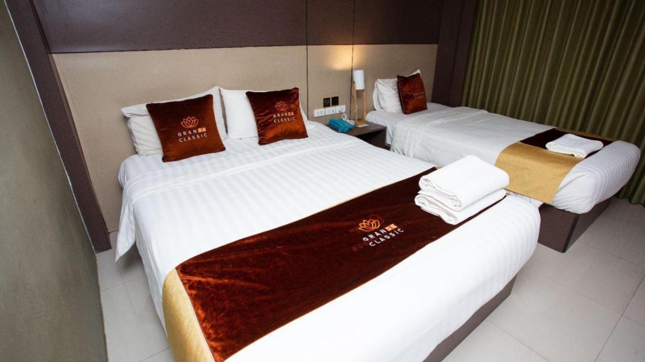 Hotel Grande Classic By Goad Avadhess Hospitality 1 Km Walking Street 3*