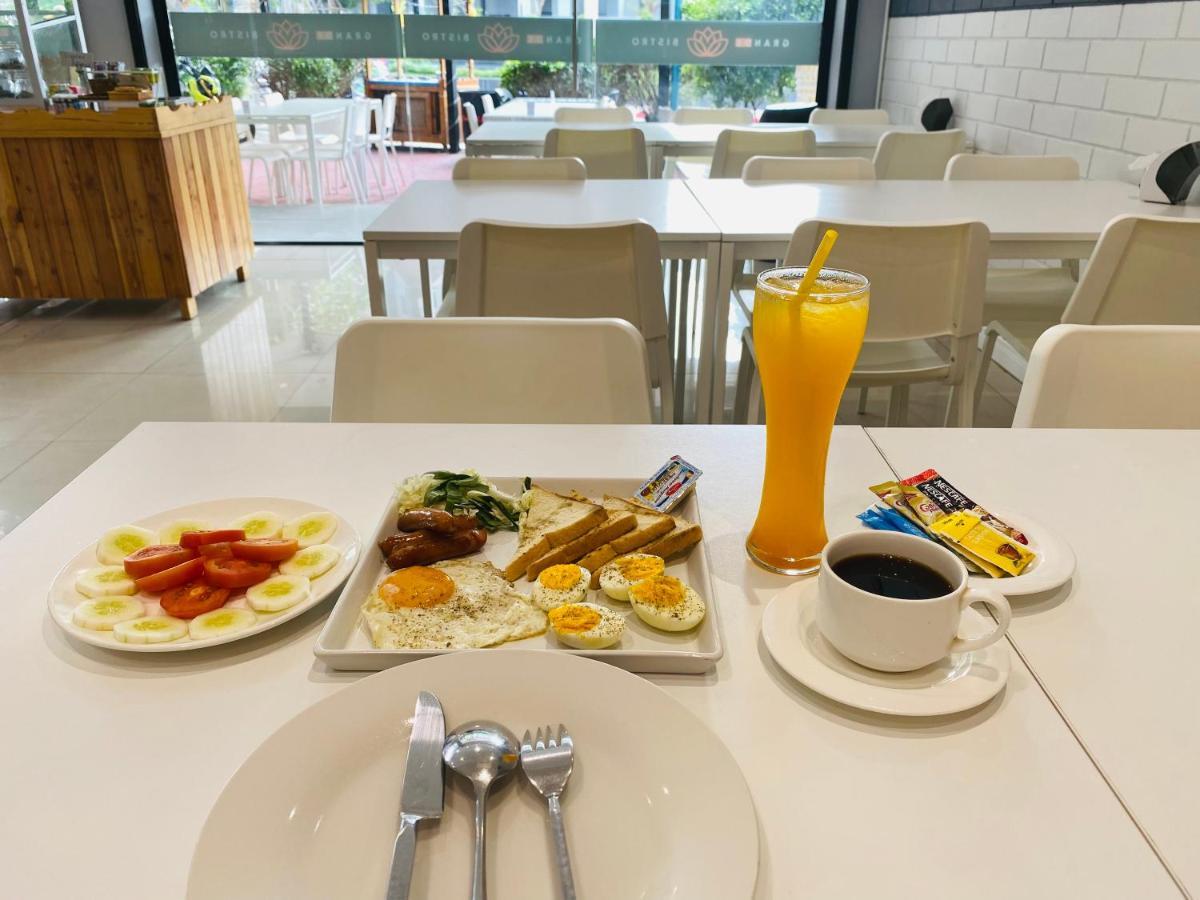 Grande Classic By Goad Avadhess Hospitality 1 Km Walking Street