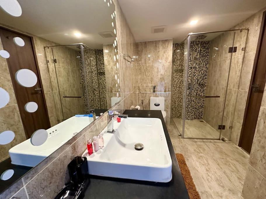 Large Luxury - Centre - Grand Avenue Residences, Pool View - 716 Pattaya