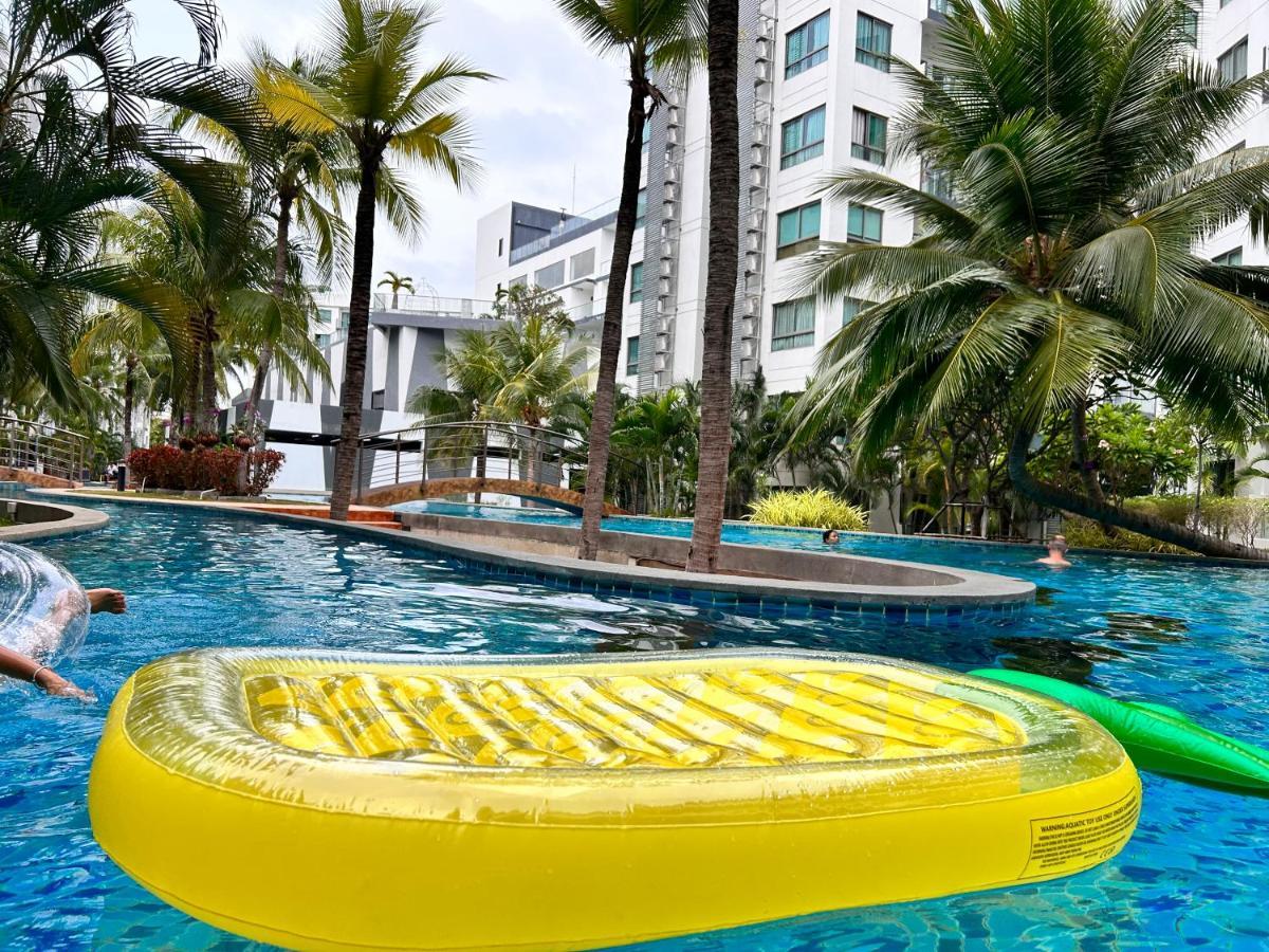 Arcadia超大泳池一室套房 离步行街6分钟 Near And Walkstr Apartment Pattaya