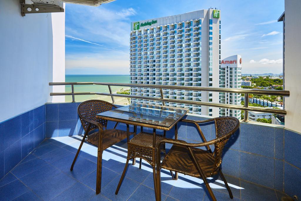 Markland Beachfront By Fantasea Beach *