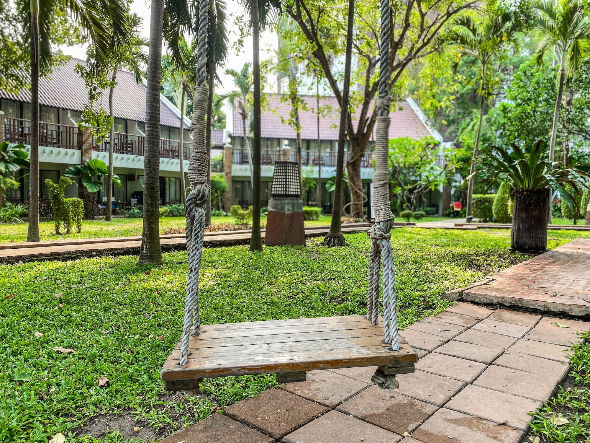 Woodlands And Resort 4*