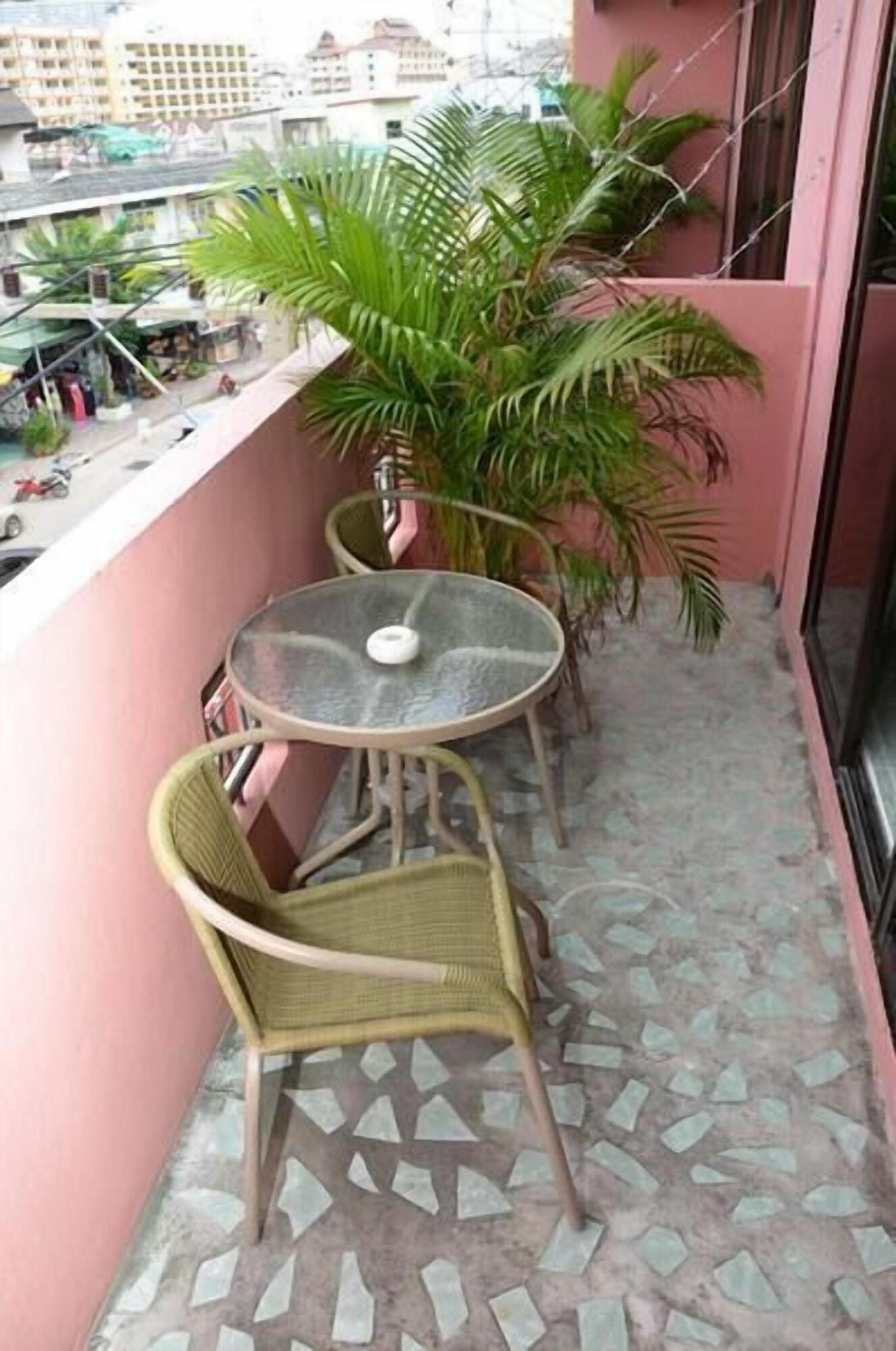 Apartment Pattaya Holiday Lodge