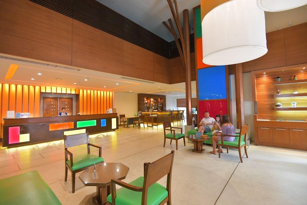 The Seasons - Sha Certified 4* Pattaya