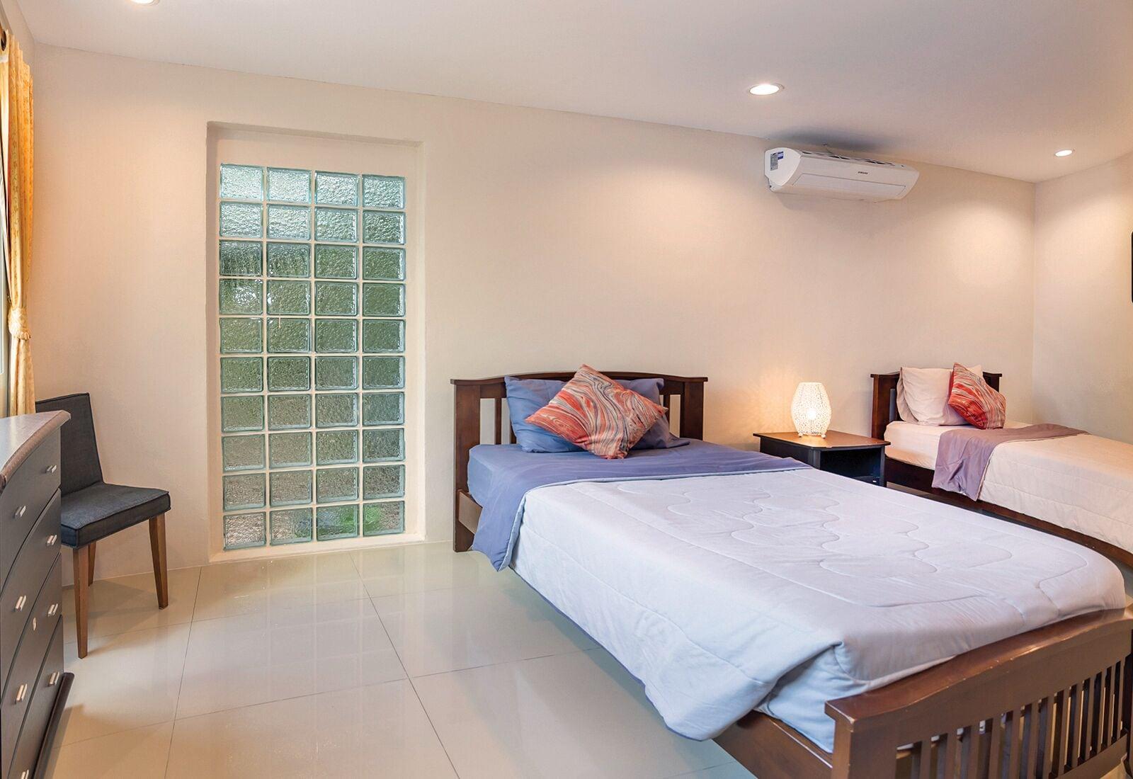 Waree With Pool Hotel *