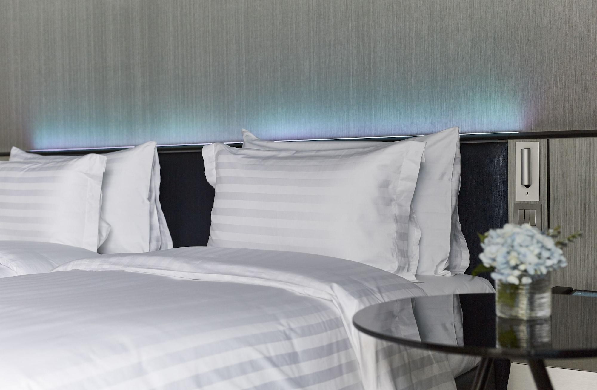 Grande Centre Point Hotel 5*