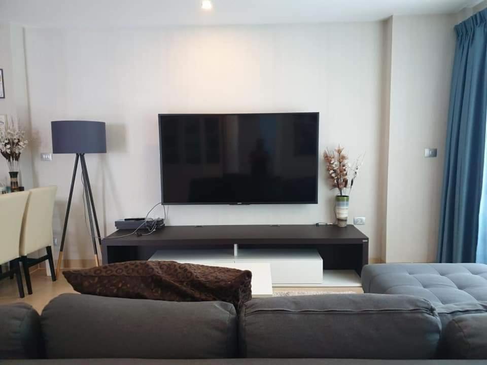 Centara Avenue 2 Bedrooms Pool View Apartment *