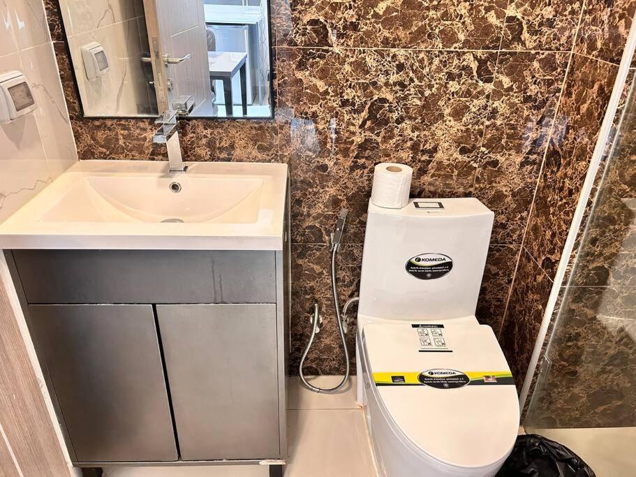 Arcadia市中心 超大泳池 一室套房 风月步行街中心区域 Apartamento *