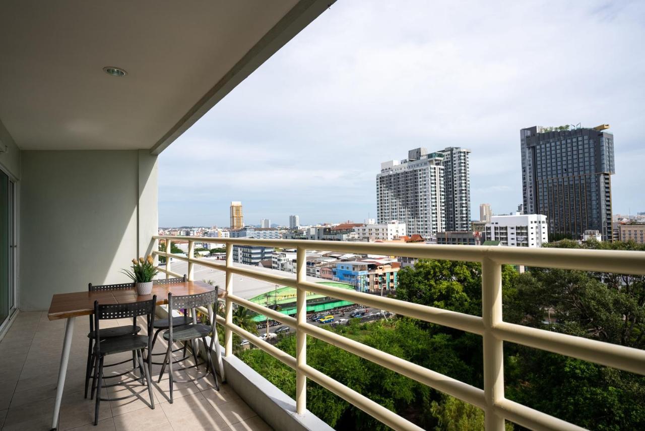 Walking Street Side View Talay 6 Apartment