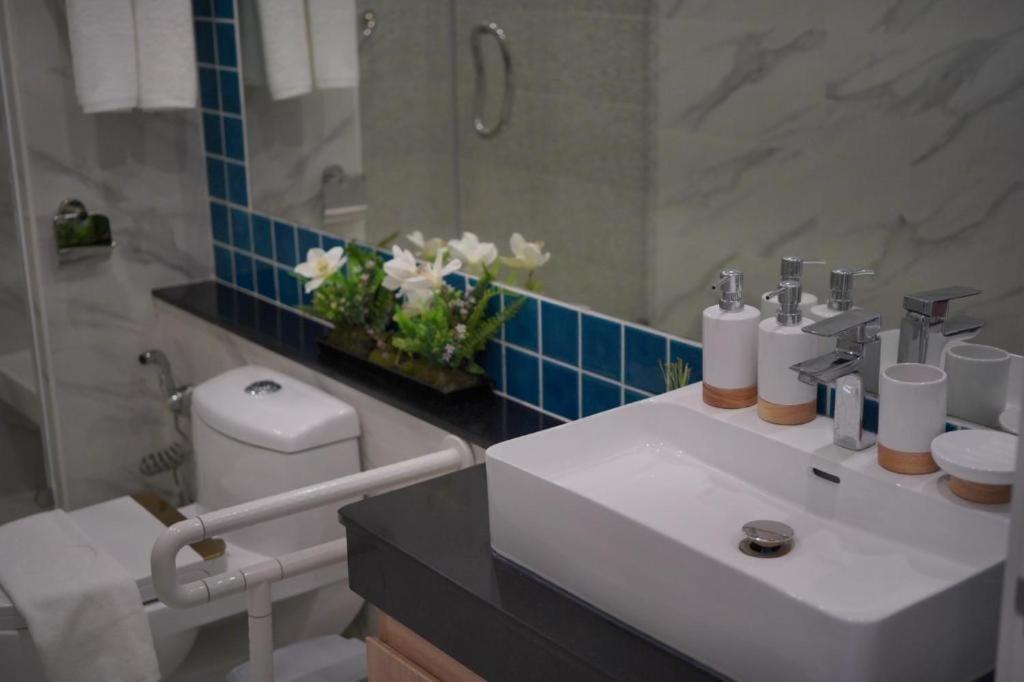 Deco North Hotel 5*