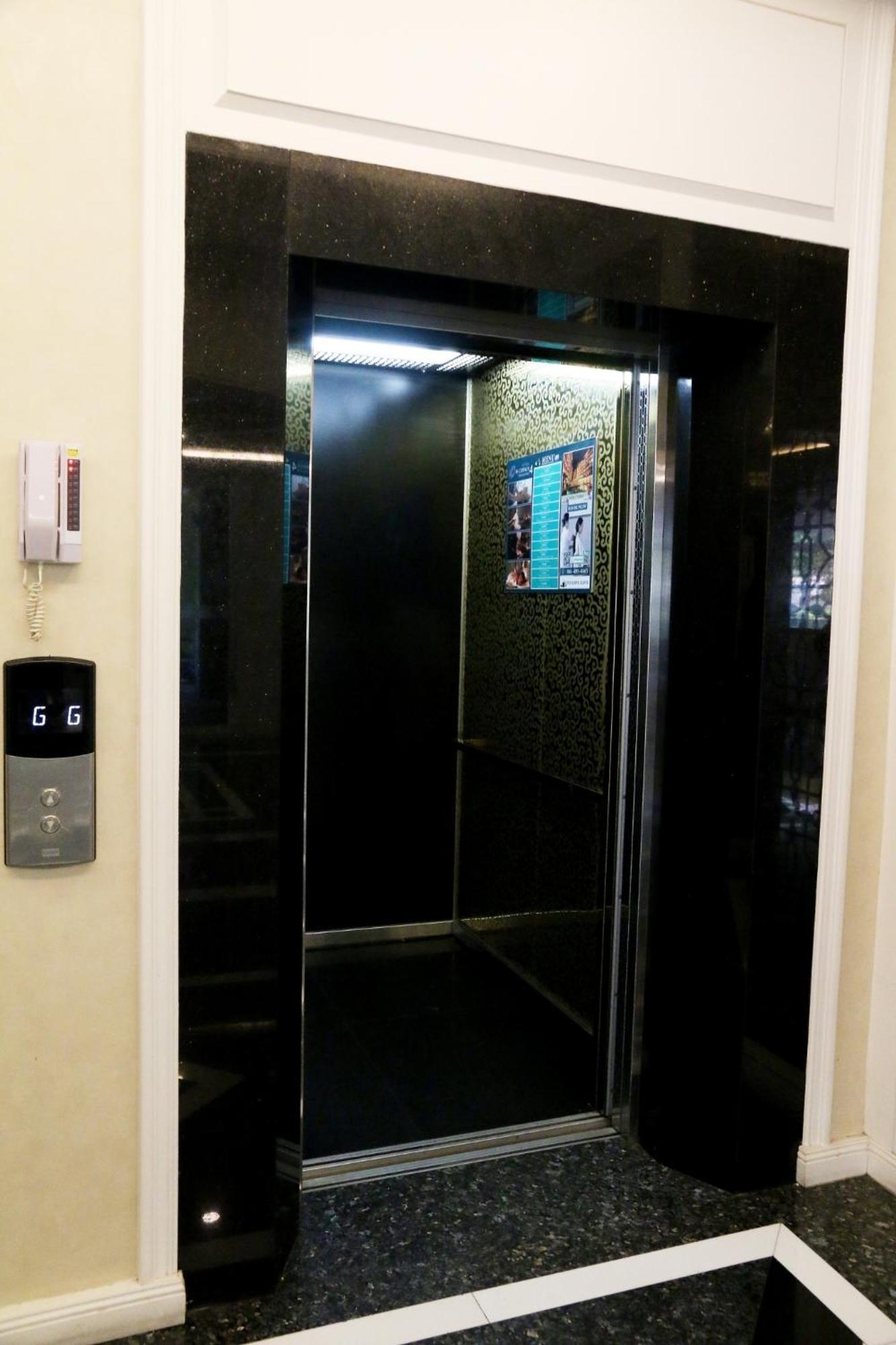 Crystal Palace Luxury Hotel