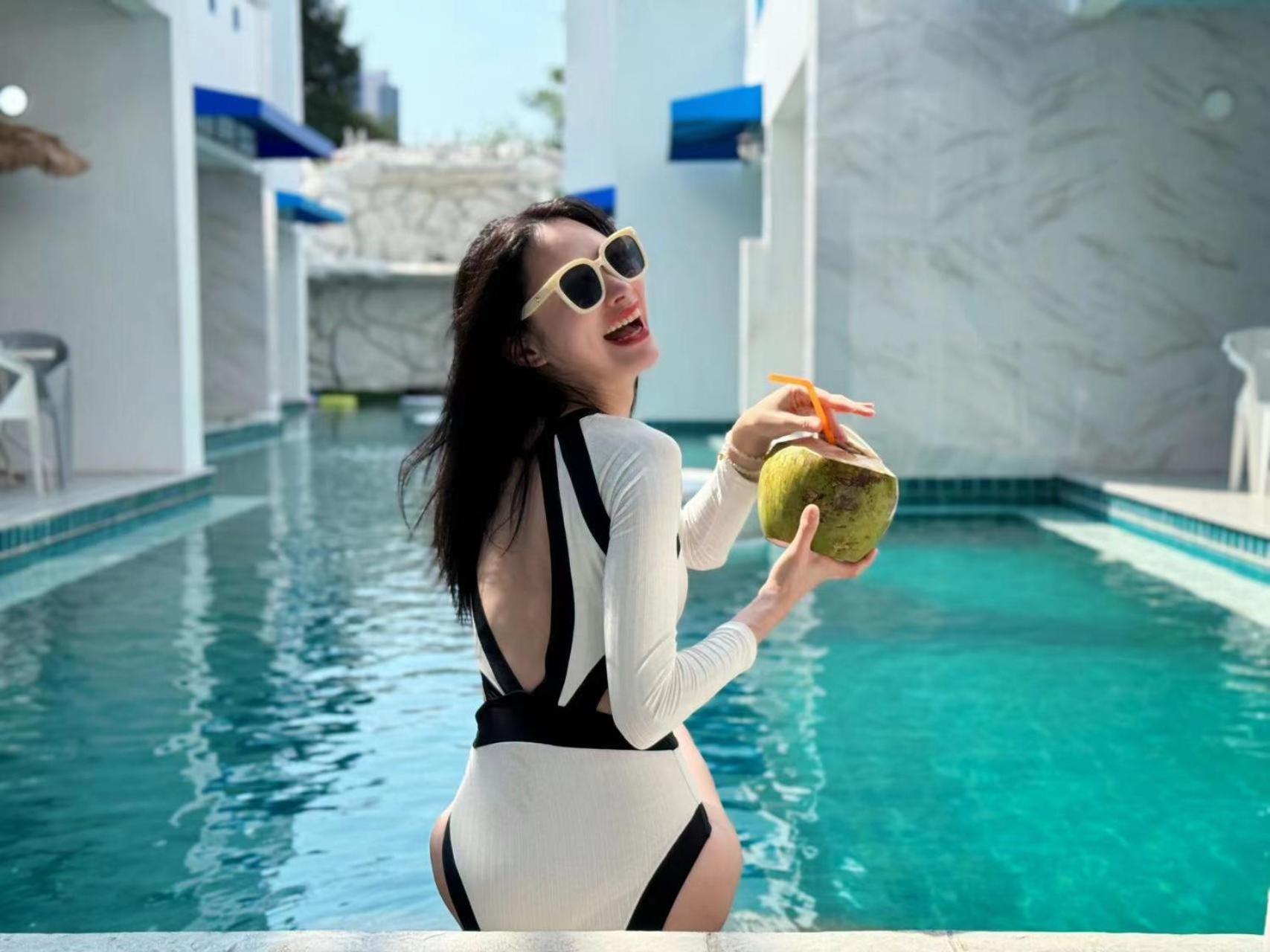 Mona Lisa Pool * Pattaya