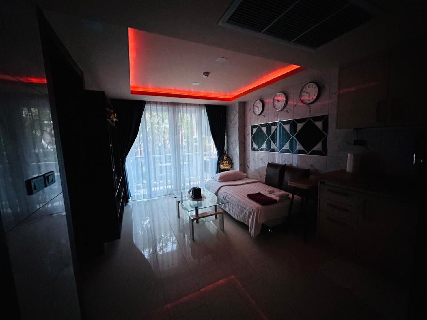 Luxury Business Suits In Grand Avenue By Estates * Pattaya