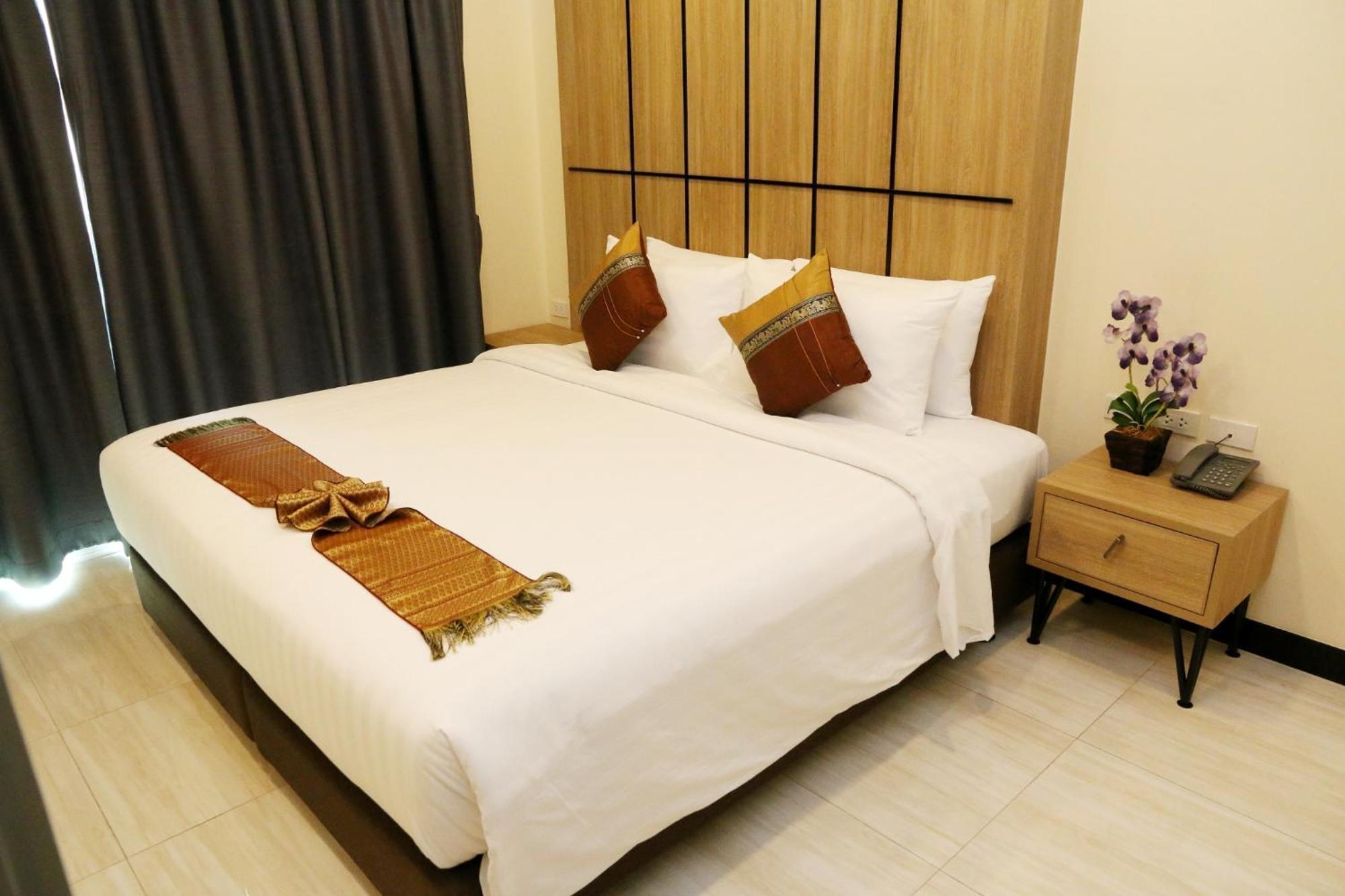 Crystal Palace Luxury Hotel 5*
