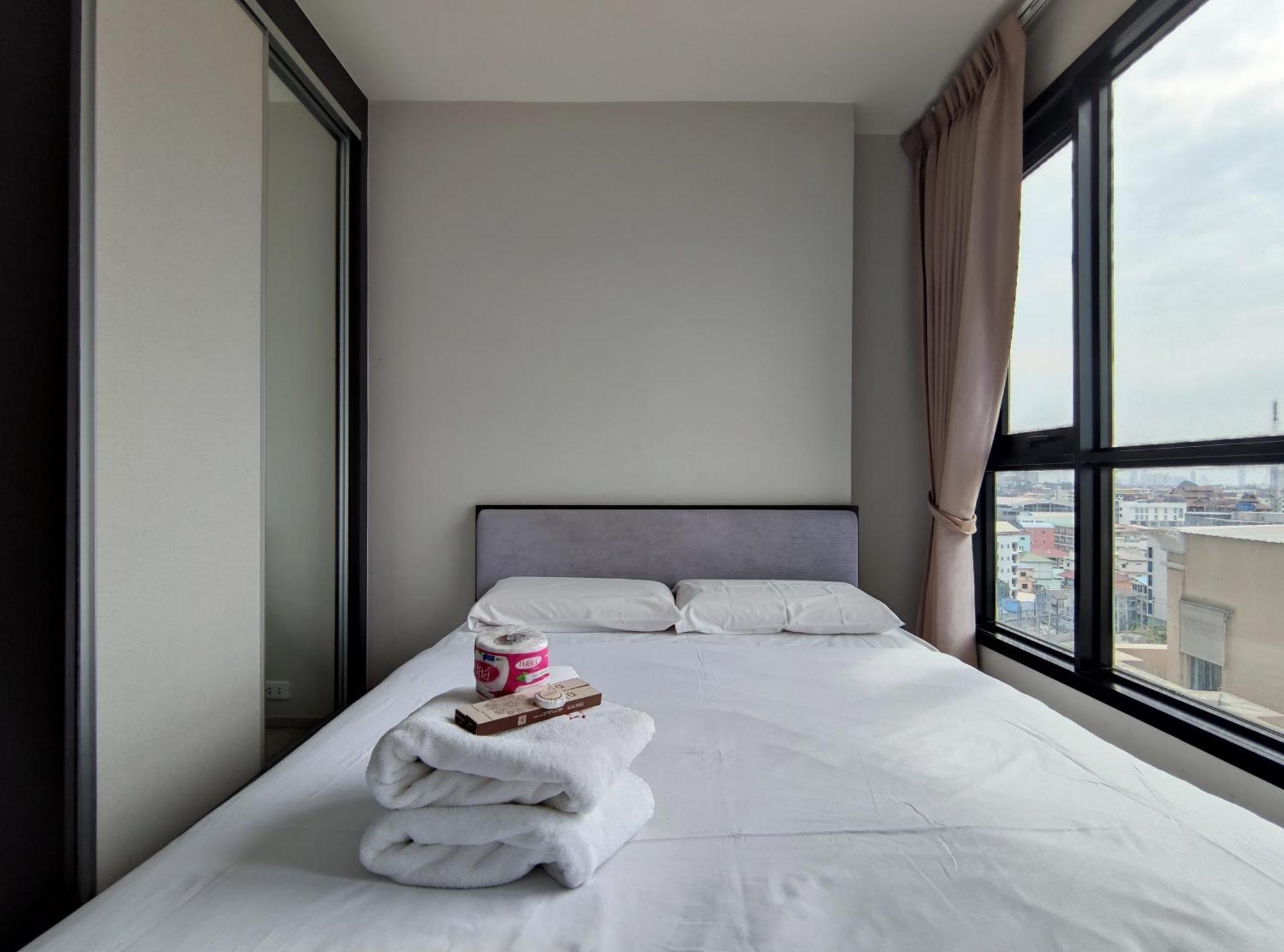 Sea View Rooftop Pool Apartment *