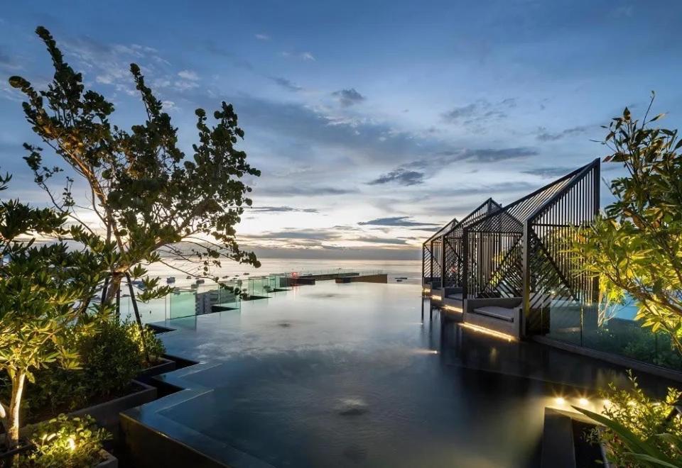 Downtown Chic Rooftop Pool #e651 Pattaya