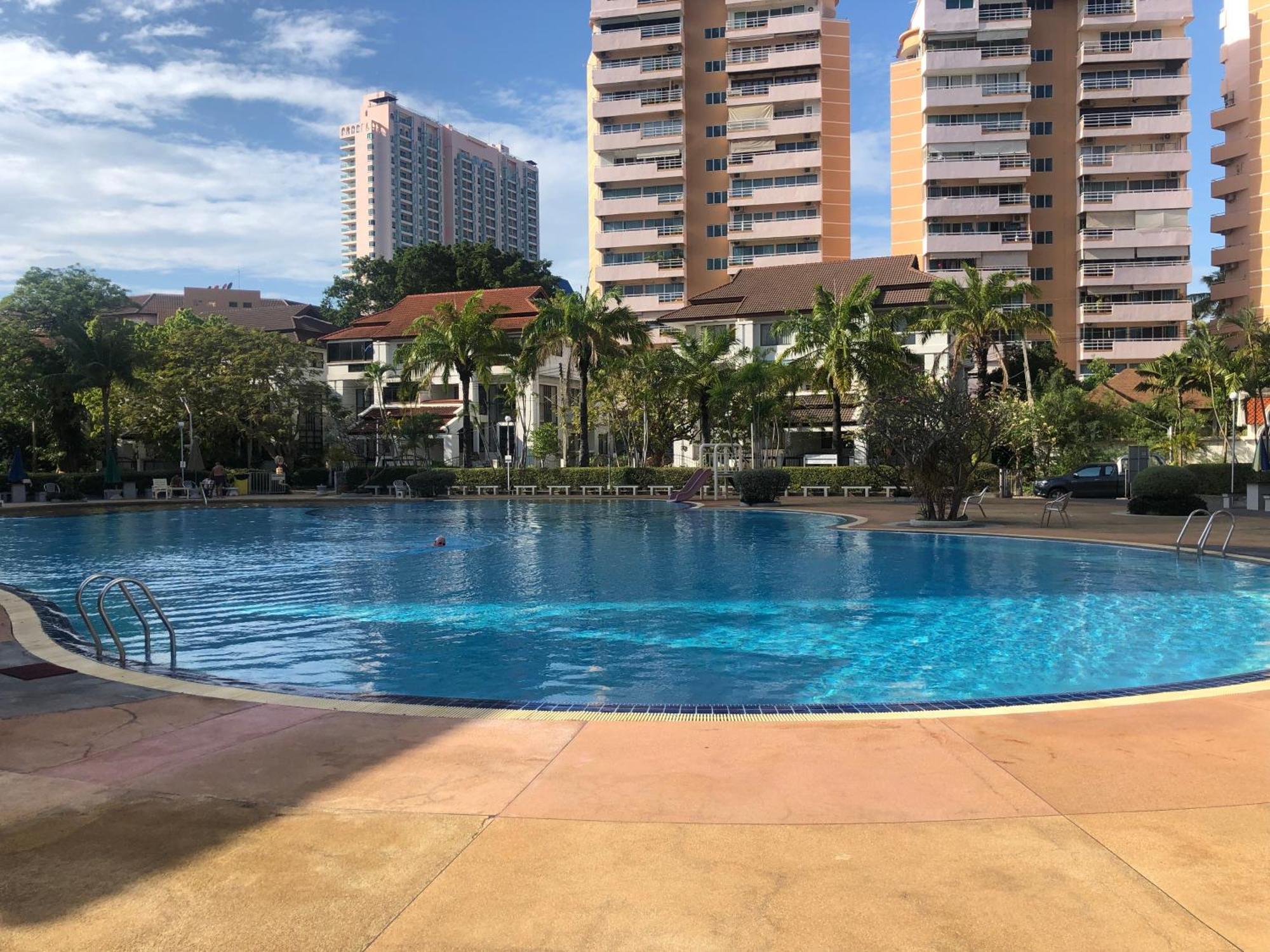 Apartment View Taly 1 B 612 *