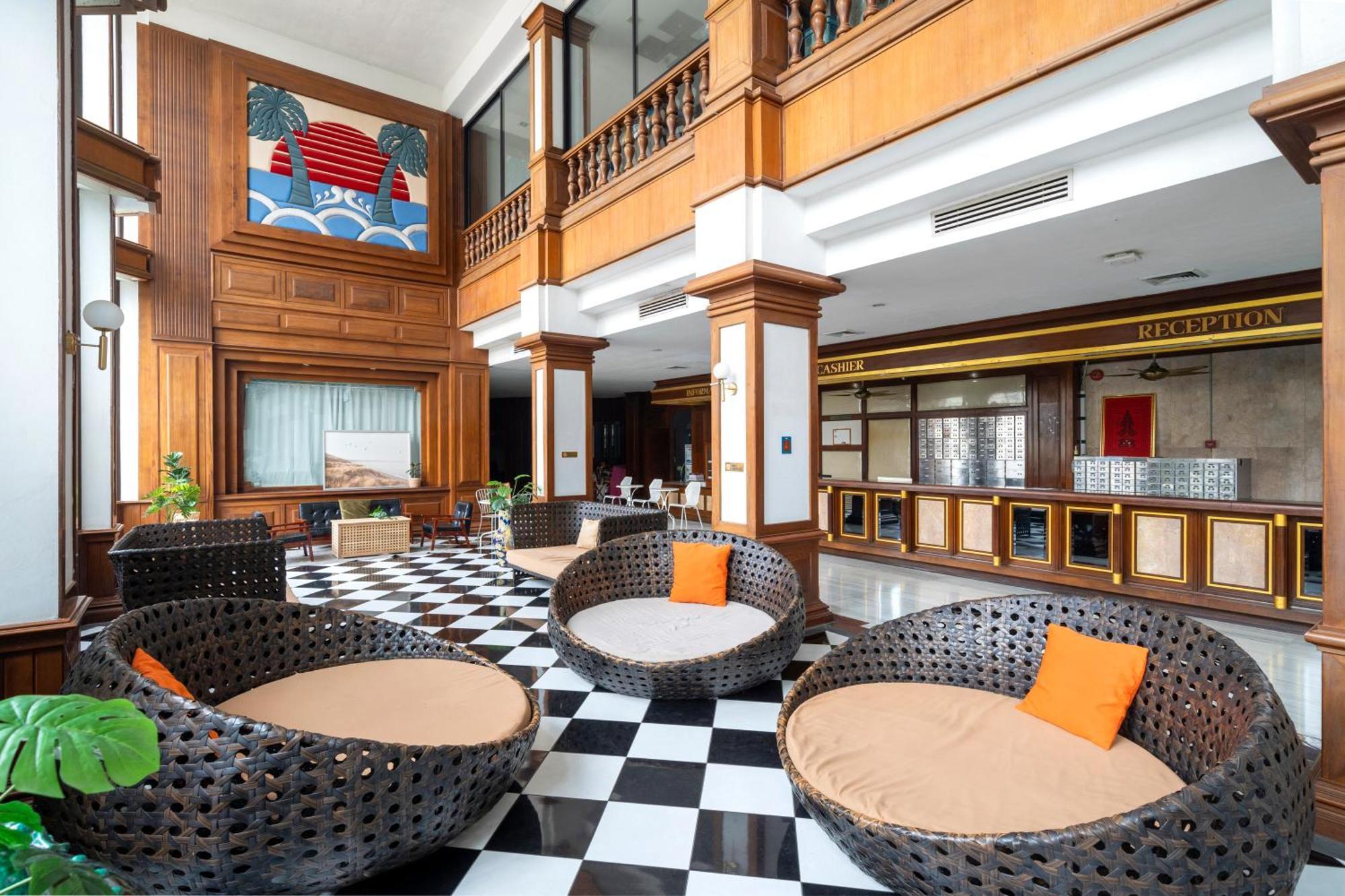 Welcome Plaza Hotel