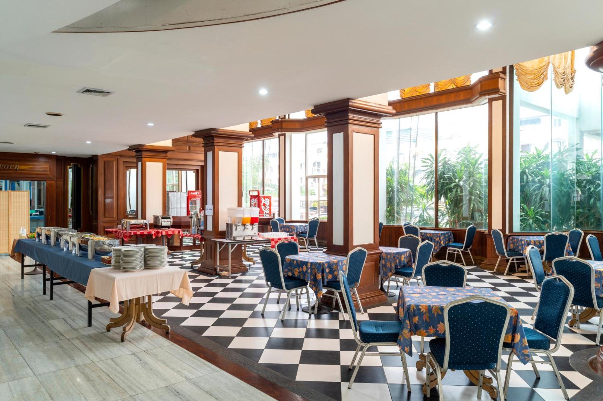 Welcome Plaza Hotel