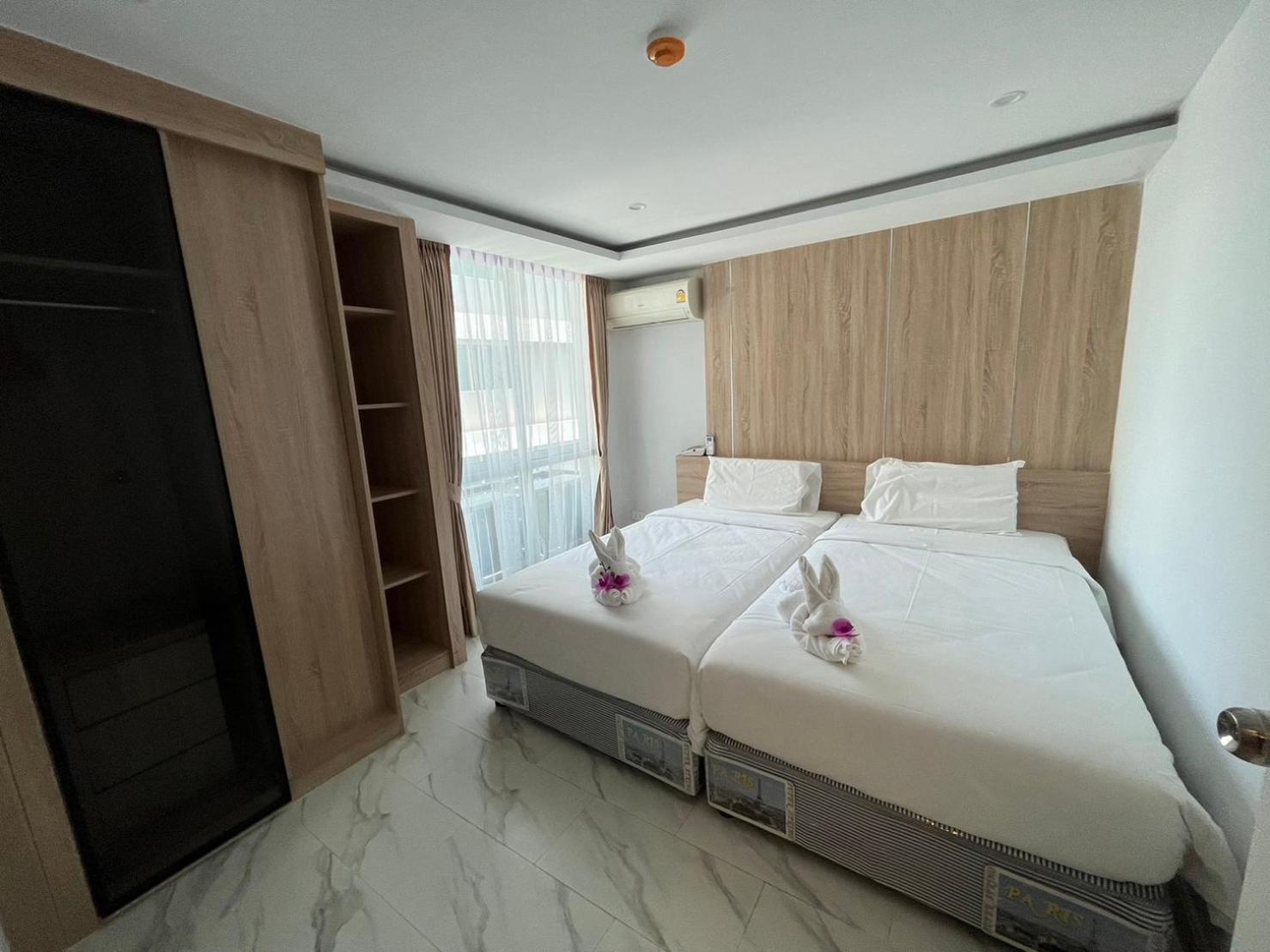 Deco North Hotel