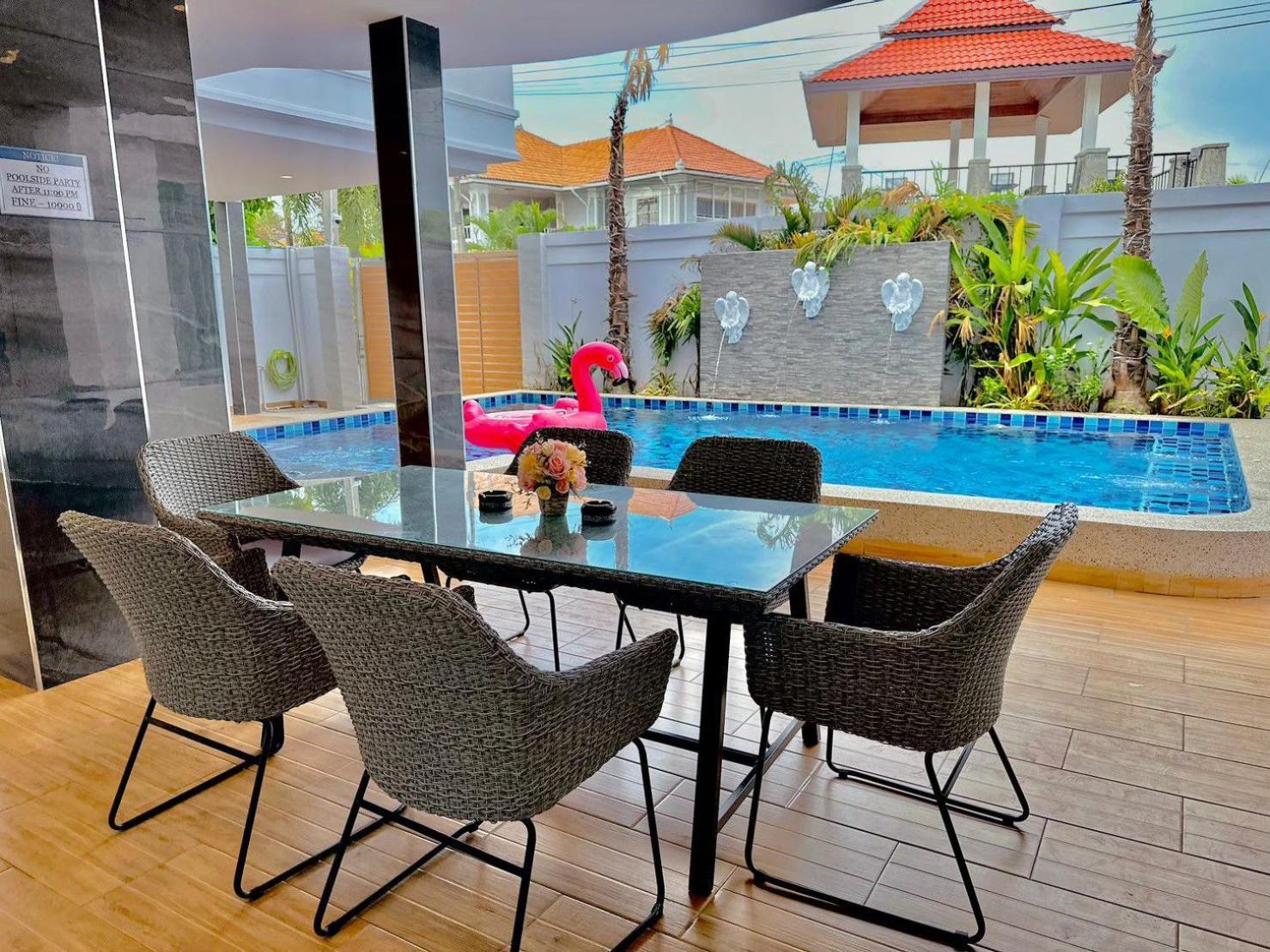 Tagvilla Lagoon Pool In 8 Bedroom Villa Pattaya