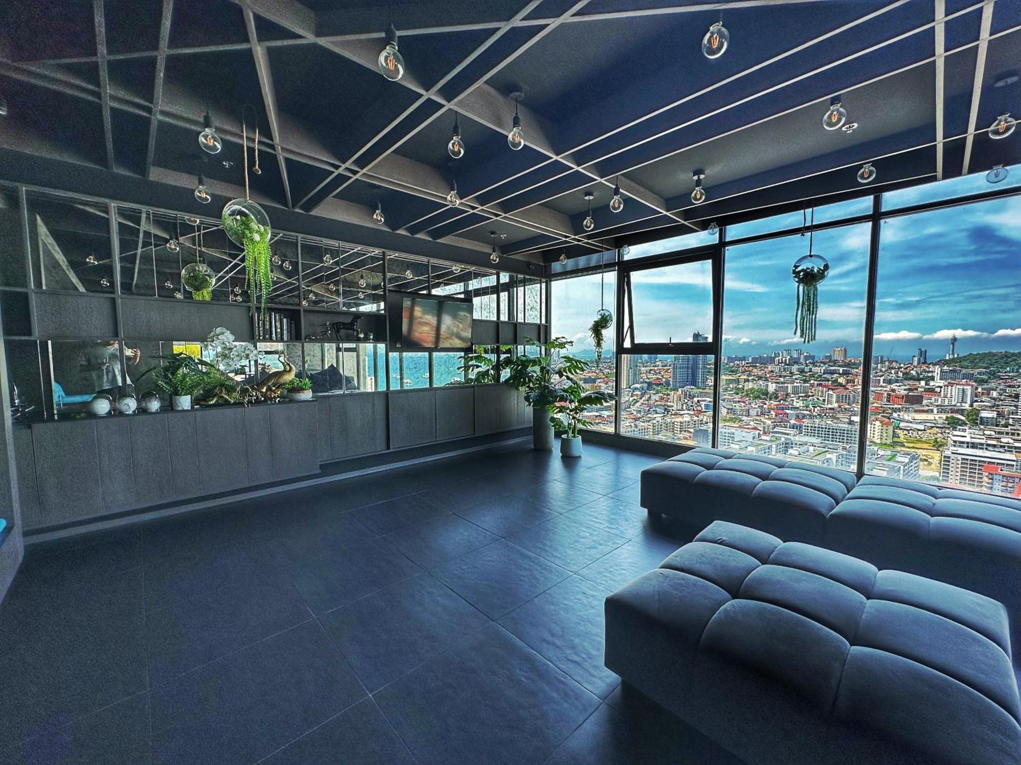 The Base By Wwc Aparthotel