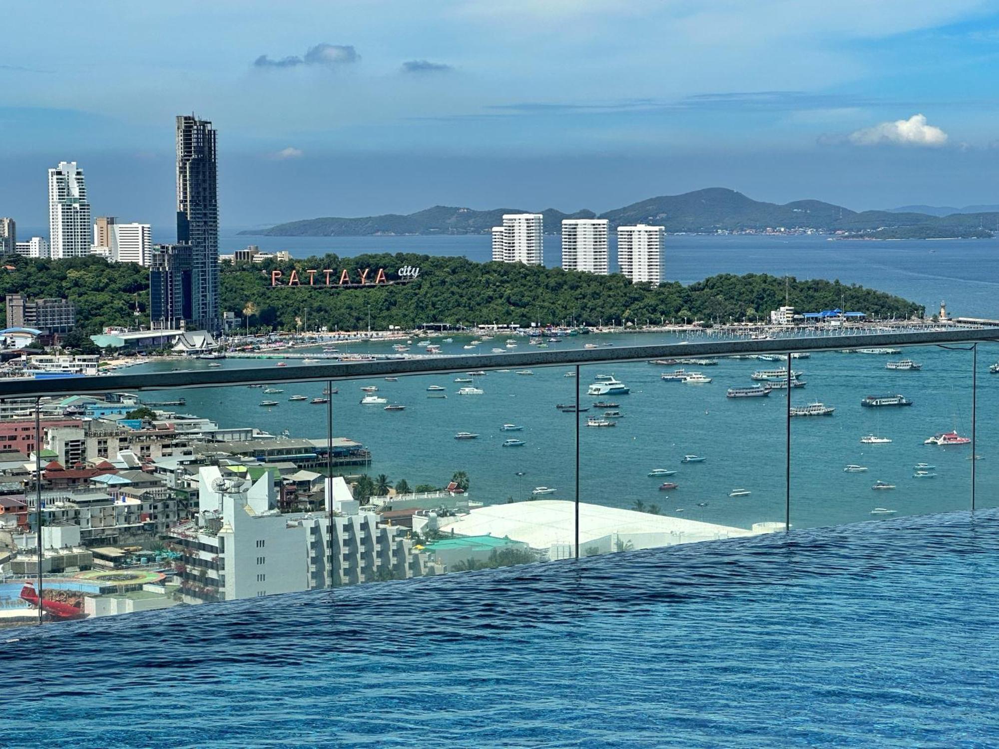 The Base By Wwc Aparthotel Pattaya